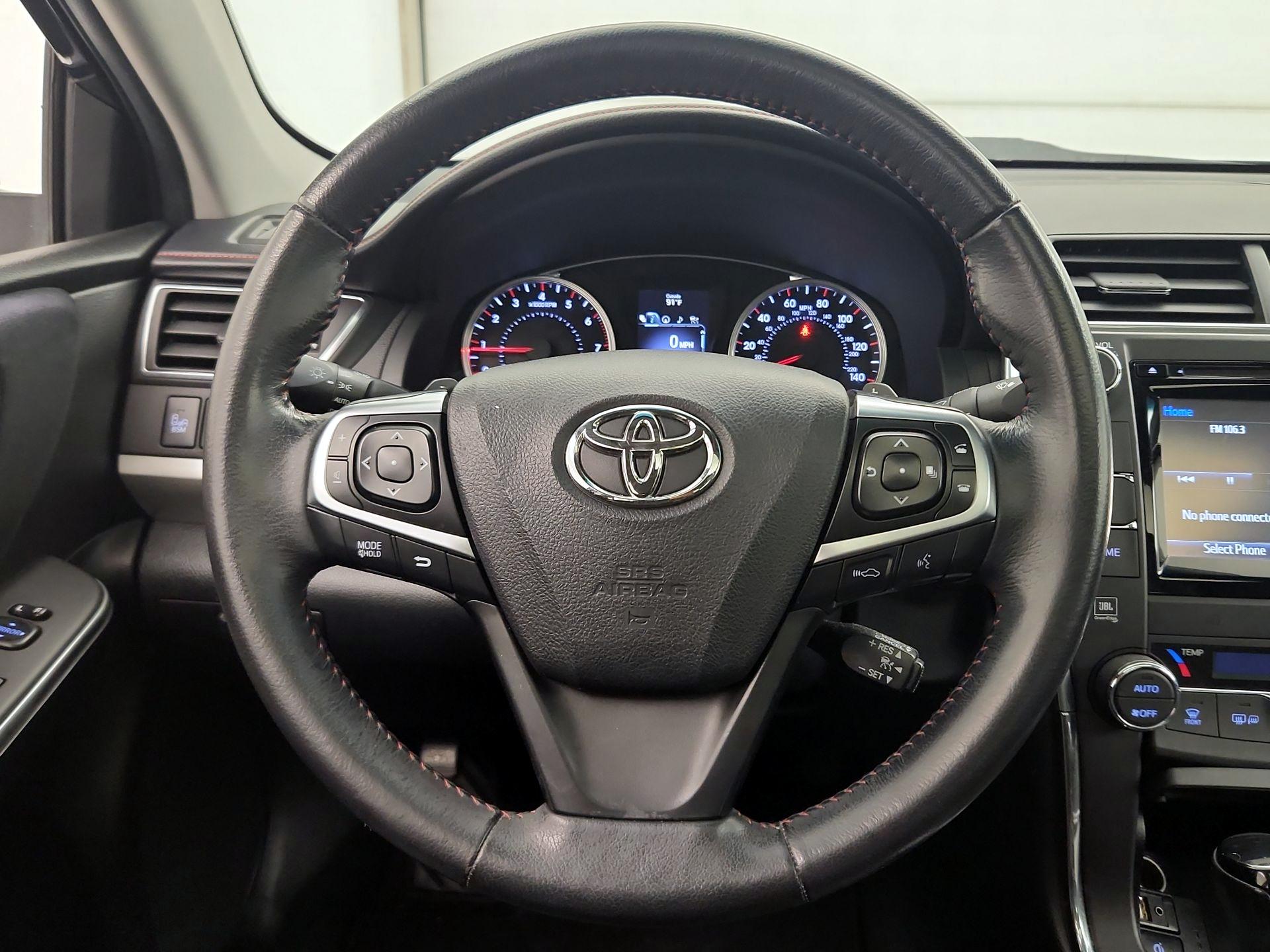 Thumbnail: 2016 Toyota Camry - 10