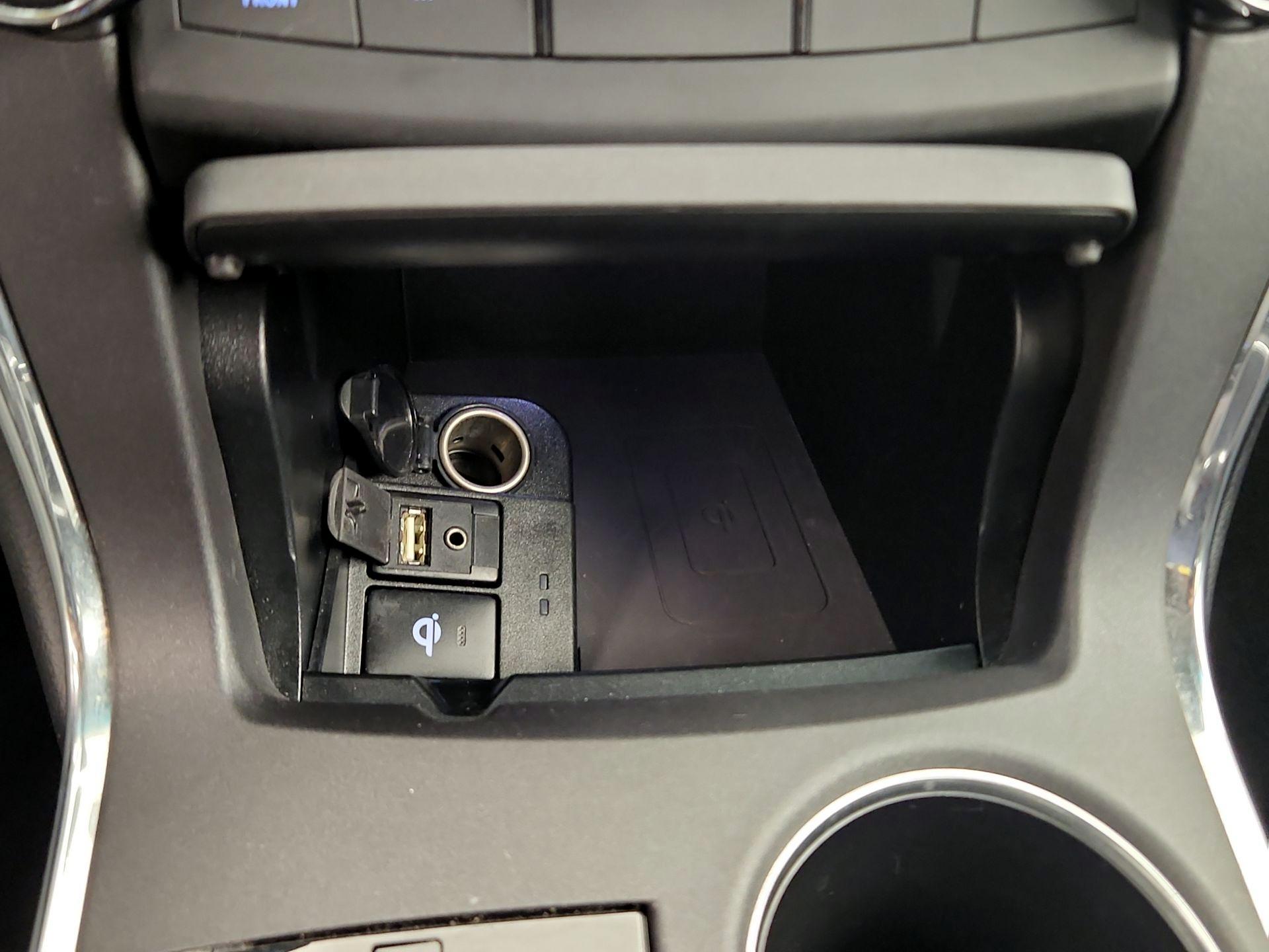 Thumbnail: 2016 Toyota Camry - 19