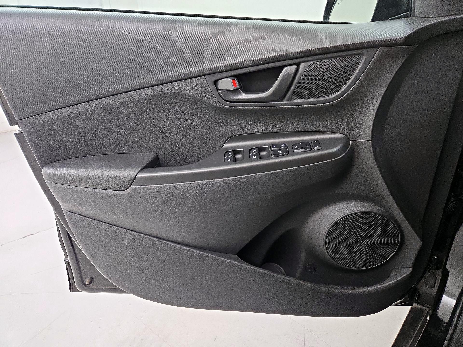 Thumbnail: 2022 Hyundai Kona - 12