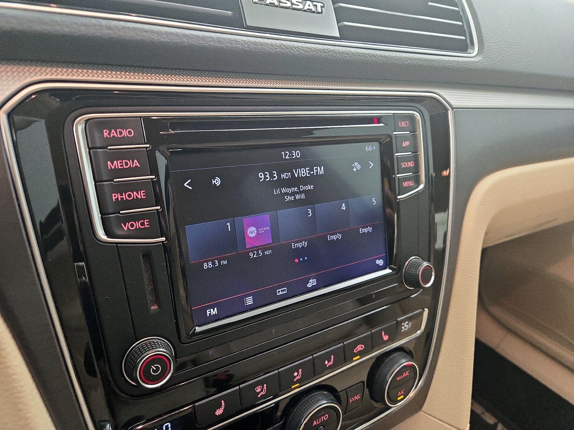 Thumbnail: 2018 Volkswagen Passat - 15