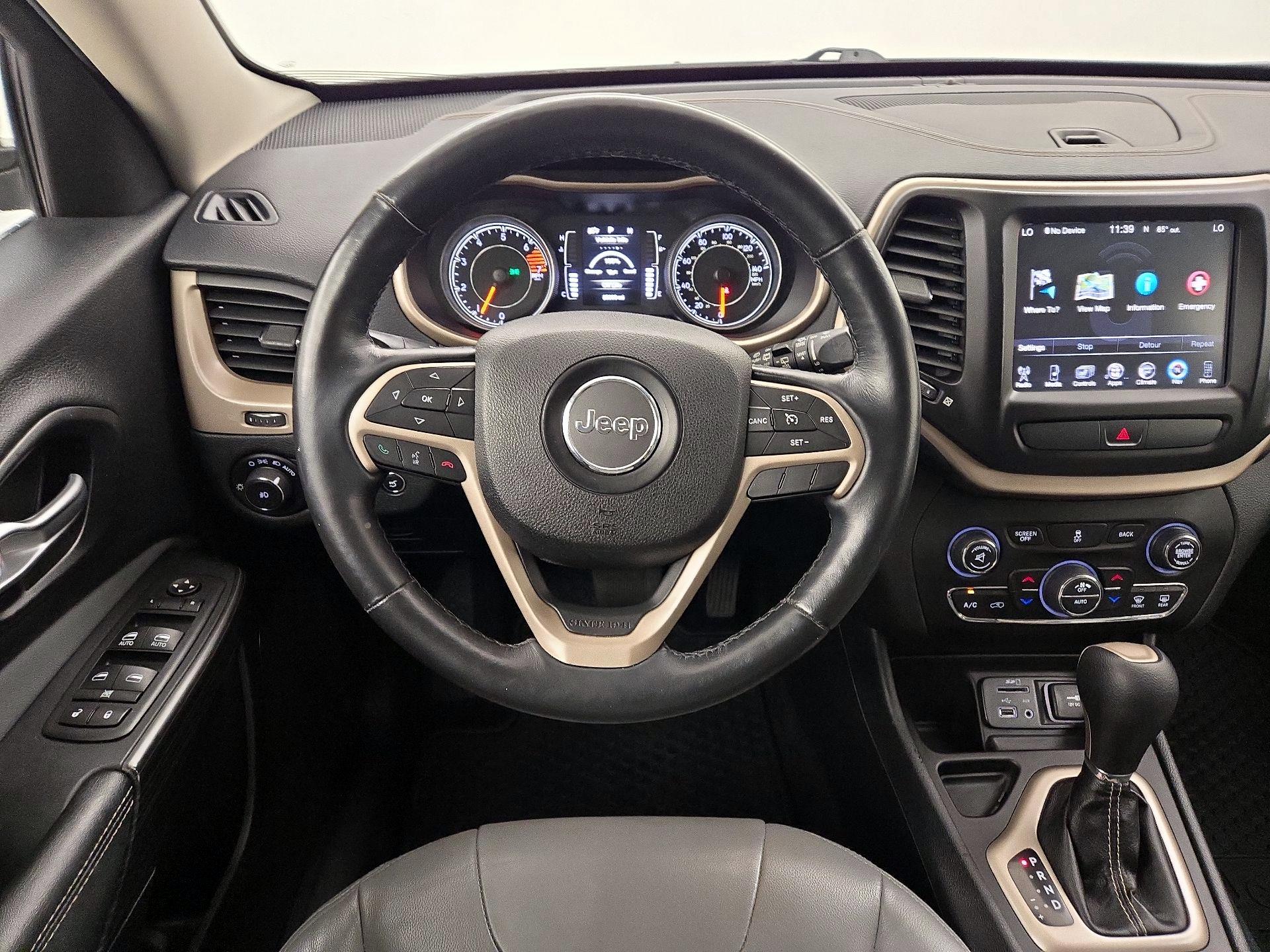 Thumbnail: 2016 Jeep Cherokee - 10