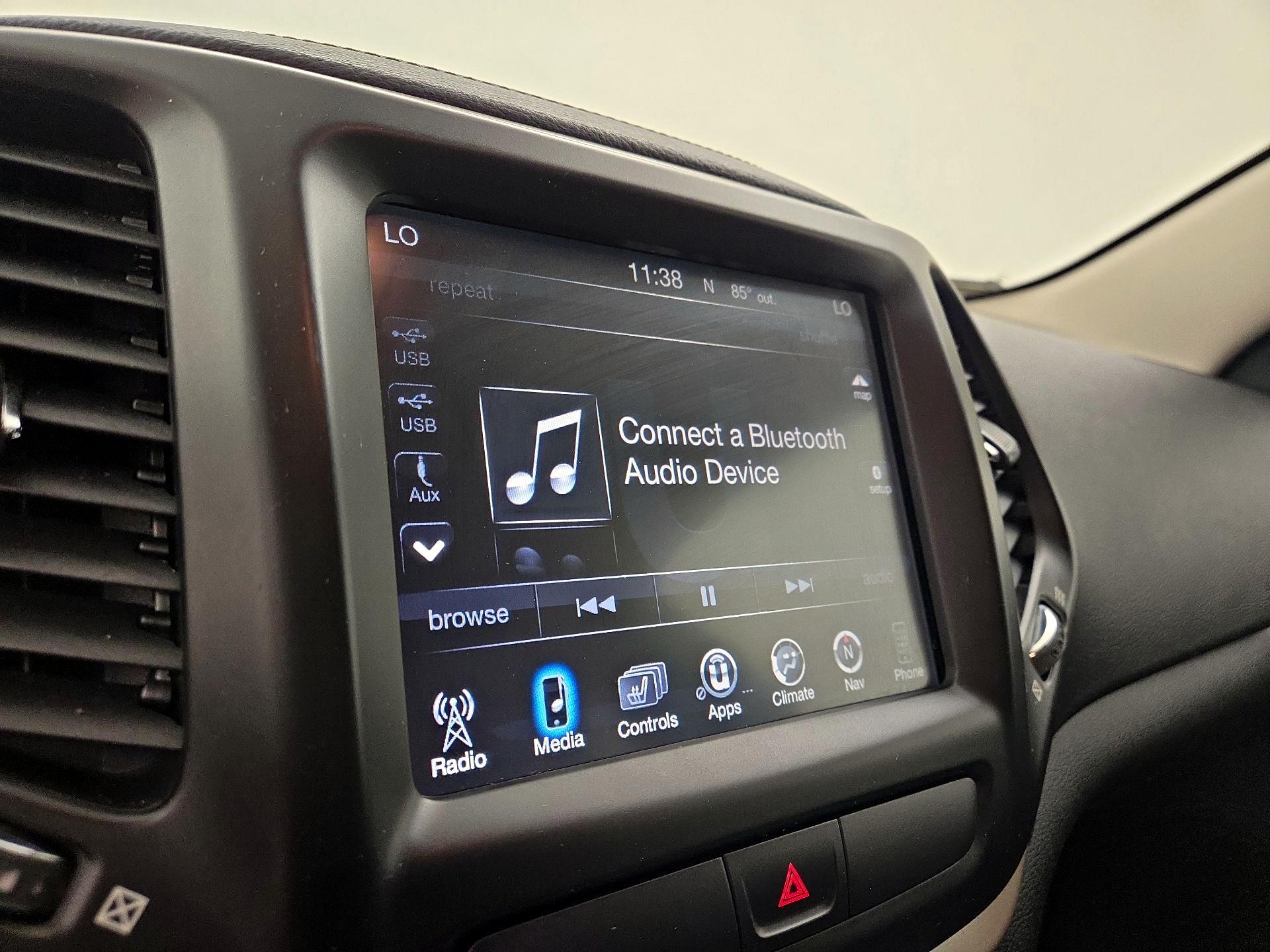 Thumbnail: 2016 Jeep Cherokee - 16