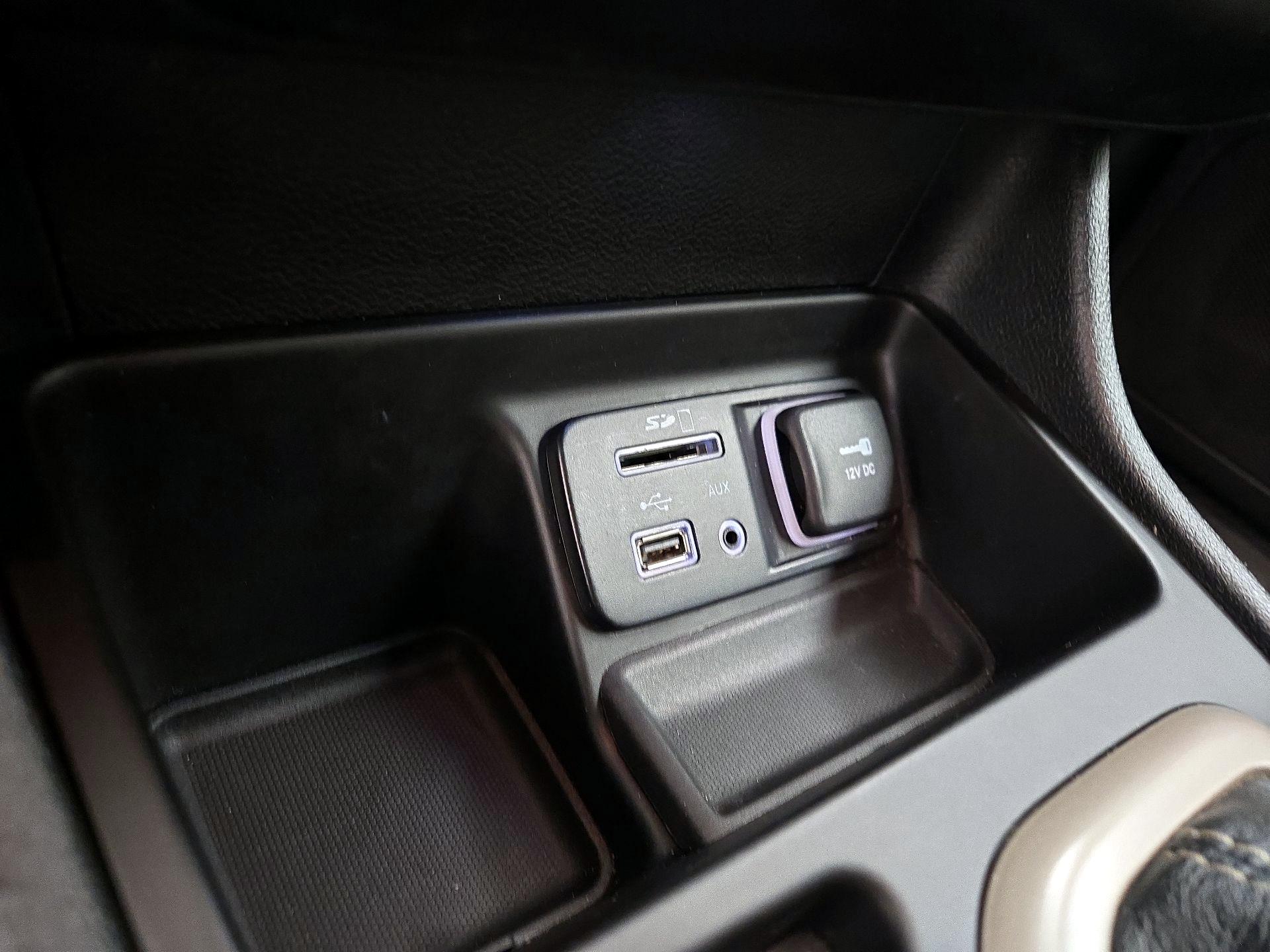 Thumbnail: 2016 Jeep Cherokee - 19