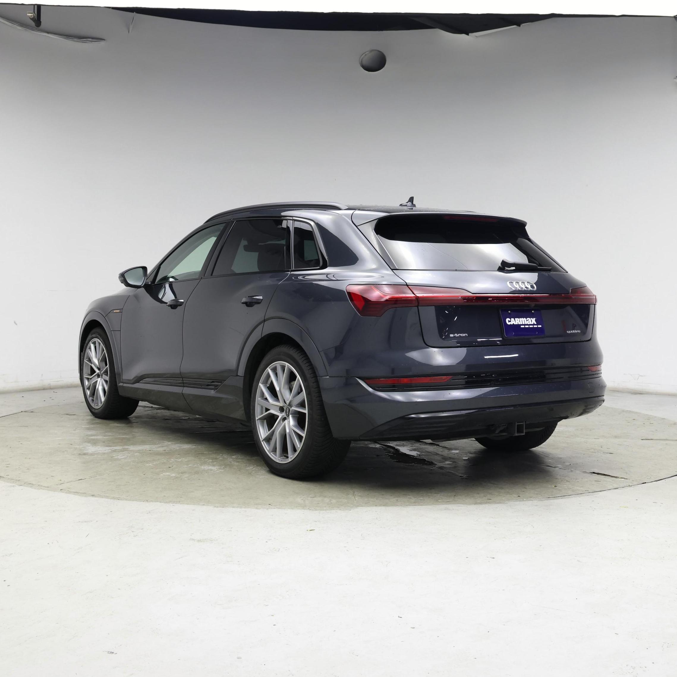 Thumbnail: 2021 Audi e-tron - 2