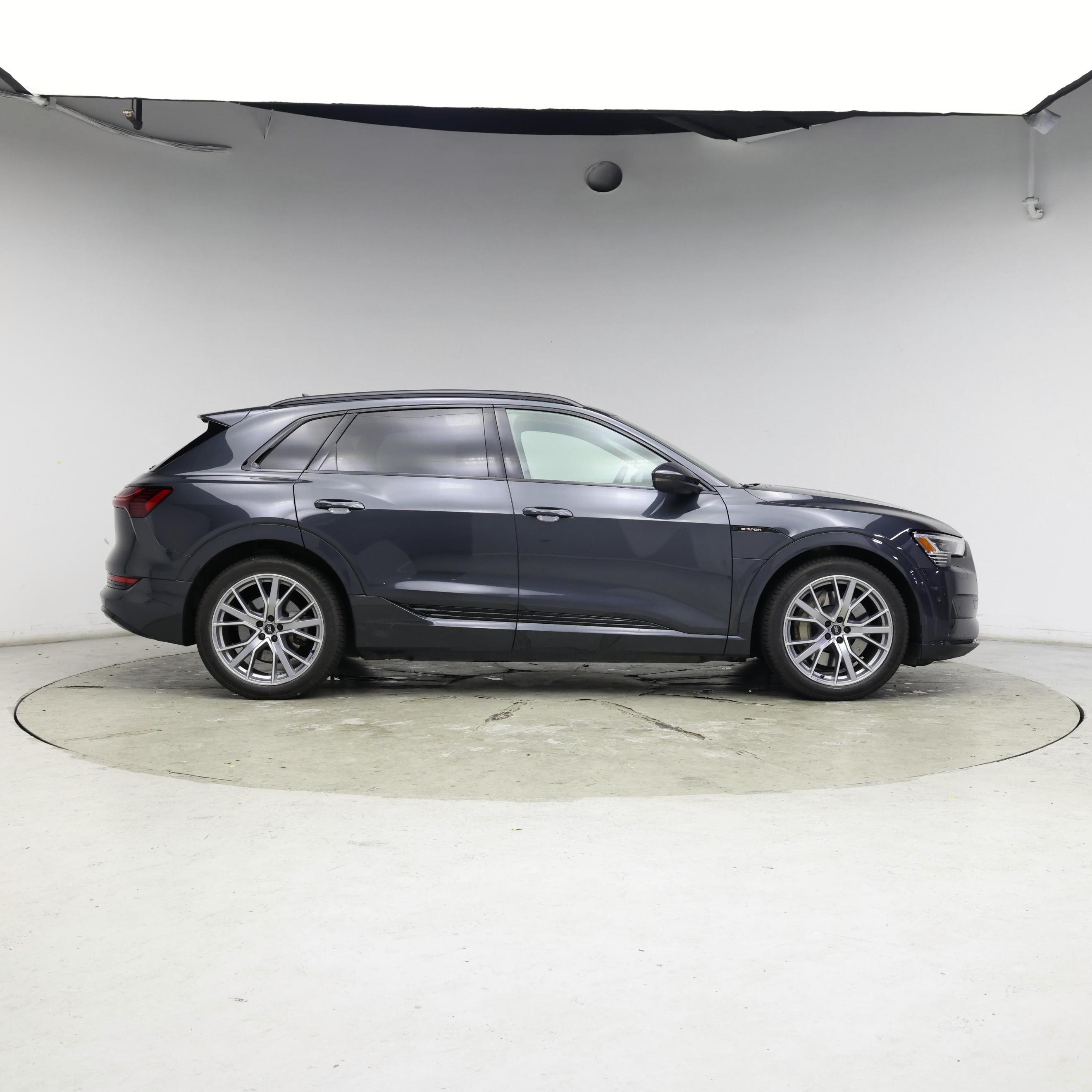 Thumbnail: 2021 Audi e-tron - 7