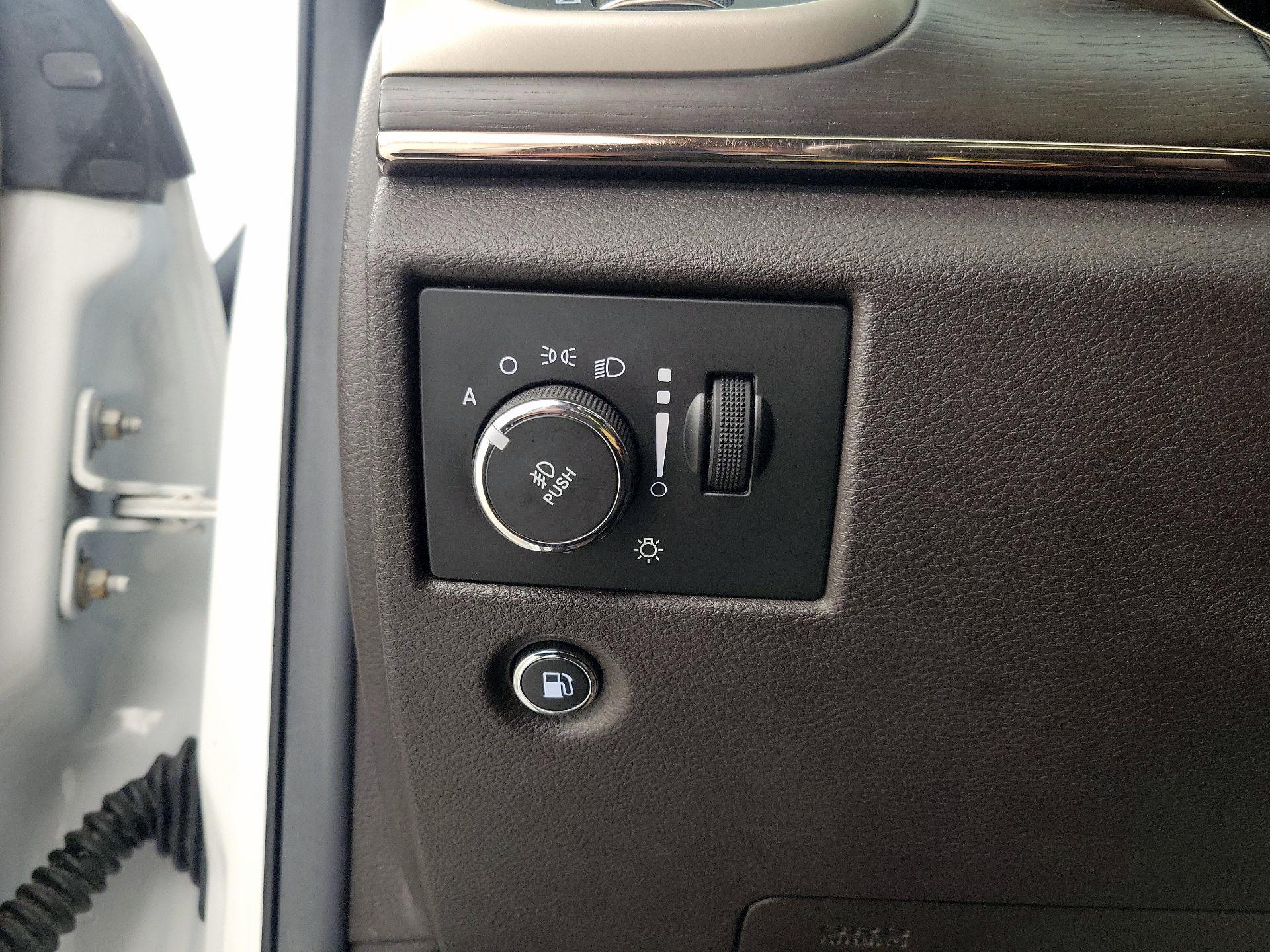 Thumbnail: 2014 Jeep Grand Cherokee - 13