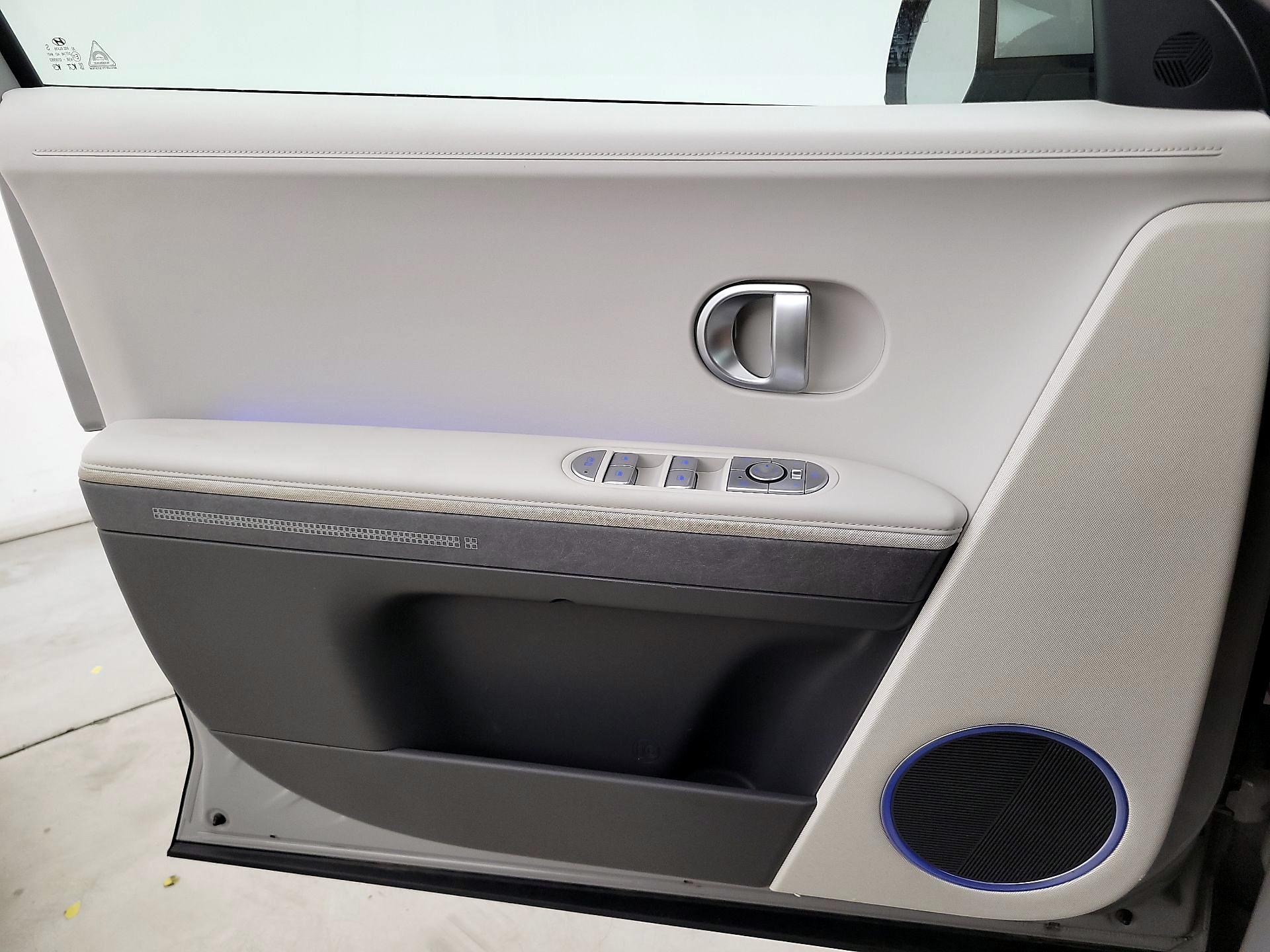 Thumbnail: 2022 Hyundai Ioniq 5 - 12
