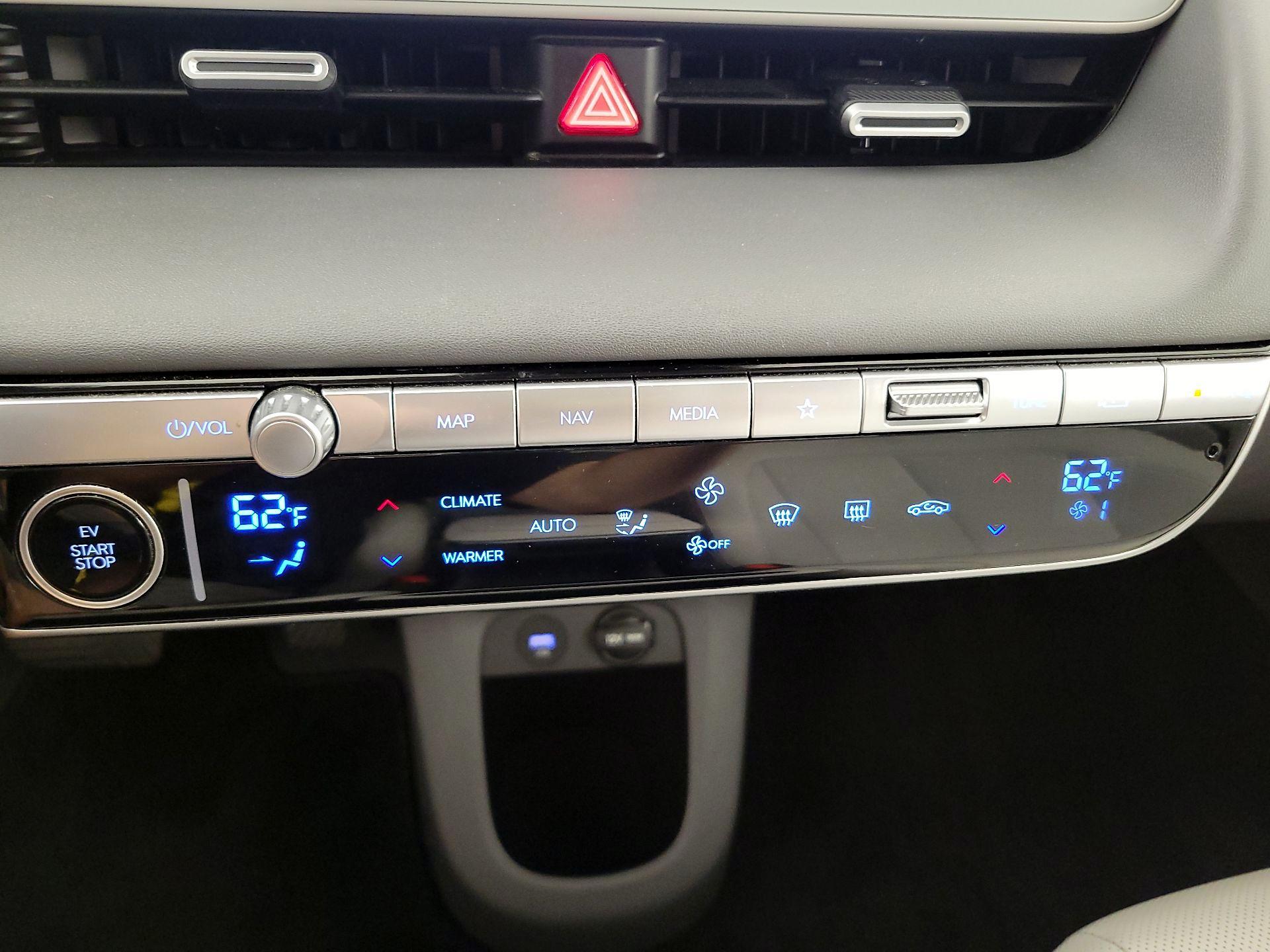 Thumbnail: 2022 Hyundai Ioniq 5 - 17