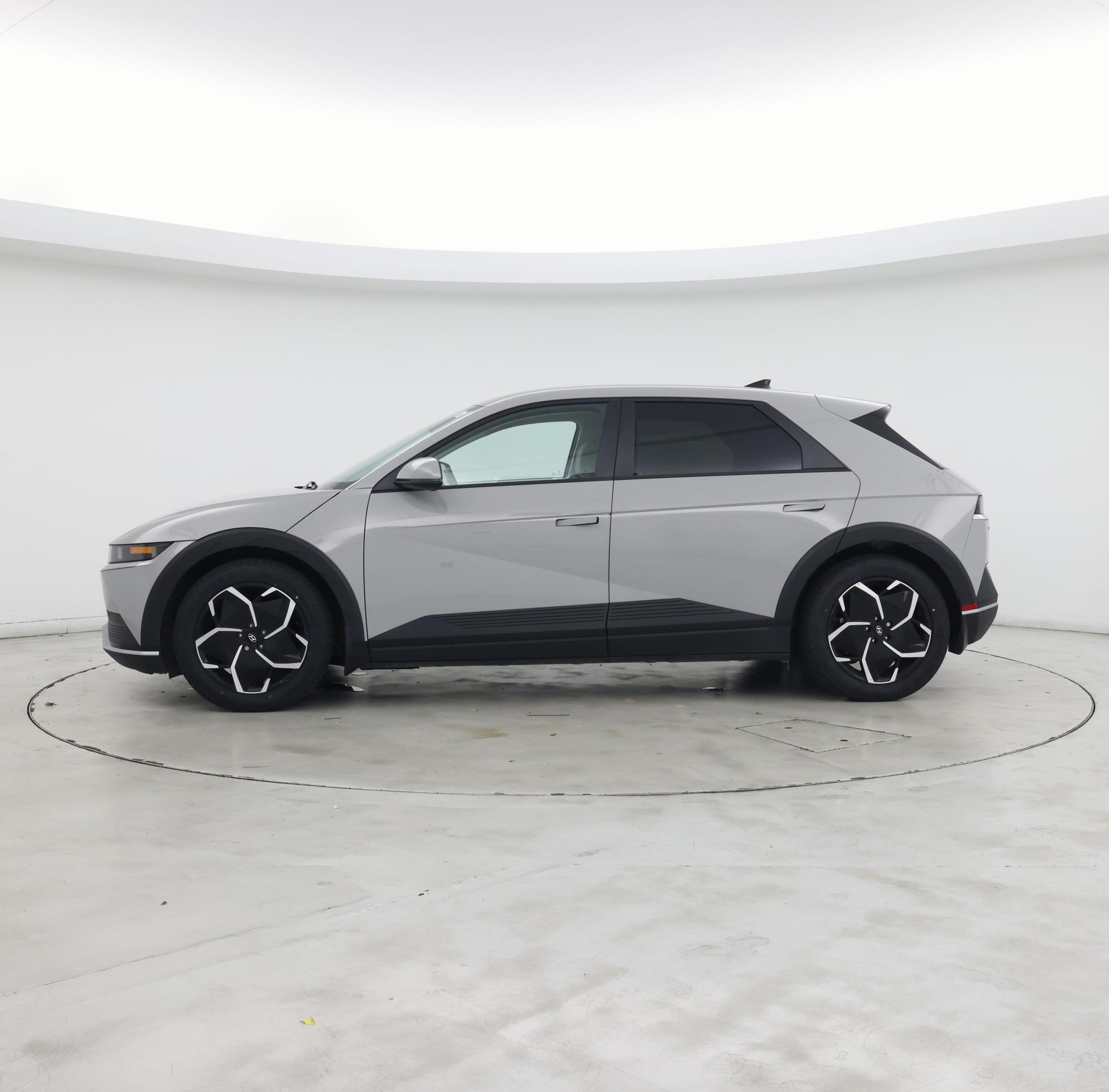 Thumbnail: 2022 Hyundai Ioniq 5 - 3