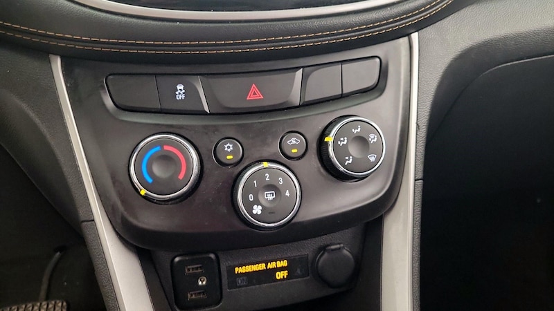 2020 Chevrolet Trax LS 16