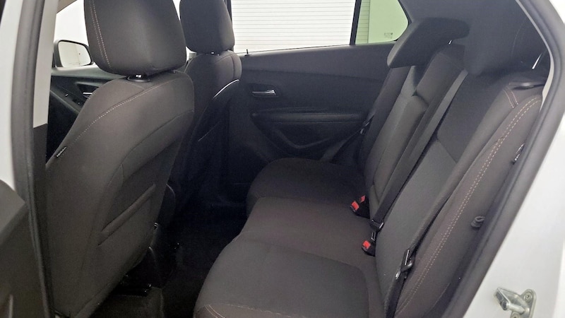 2020 Chevrolet Trax LS 19