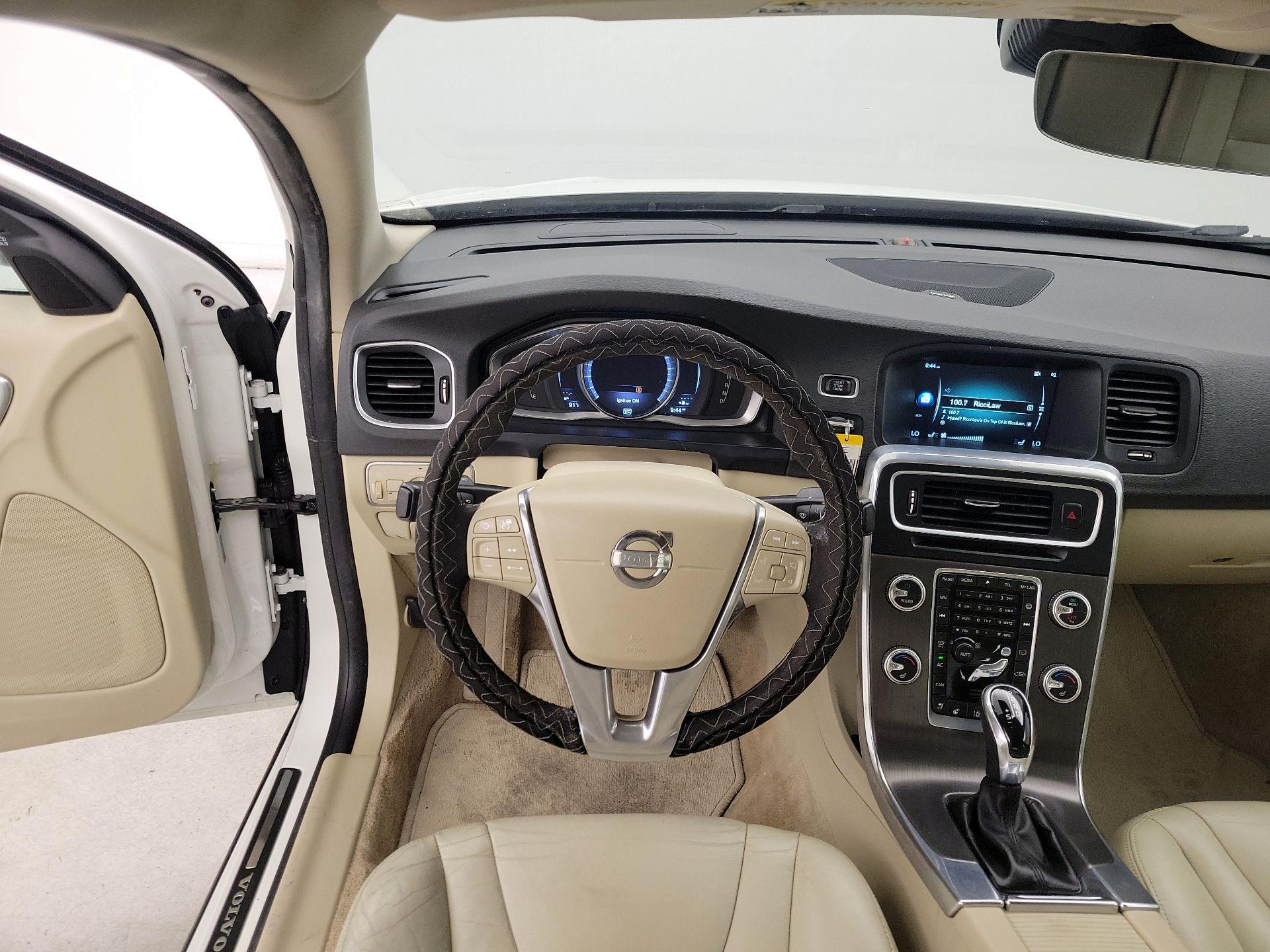 Thumbnail: 2015 Volvo S60 - 10