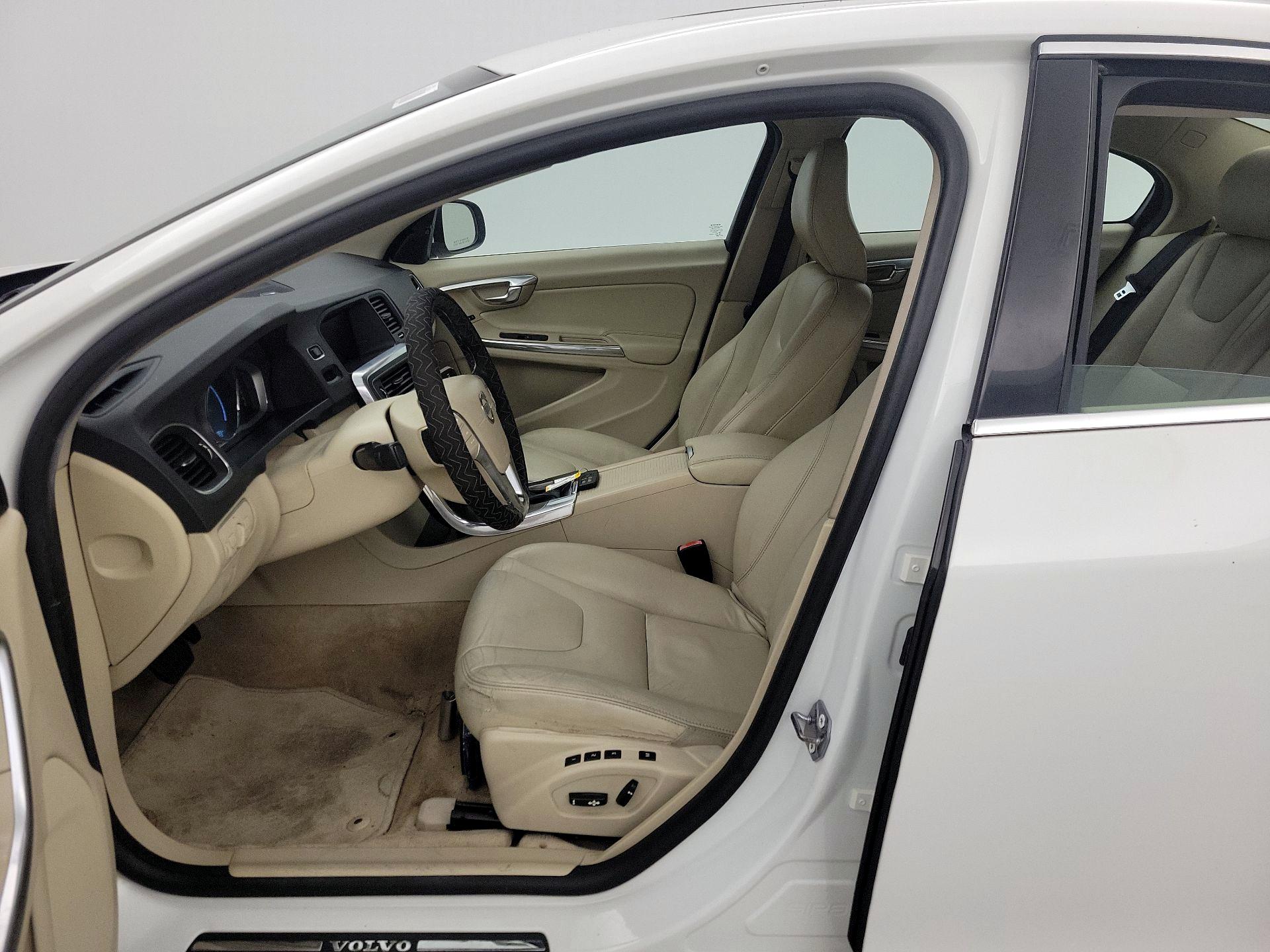 Thumbnail: 2015 Volvo S60 - 11