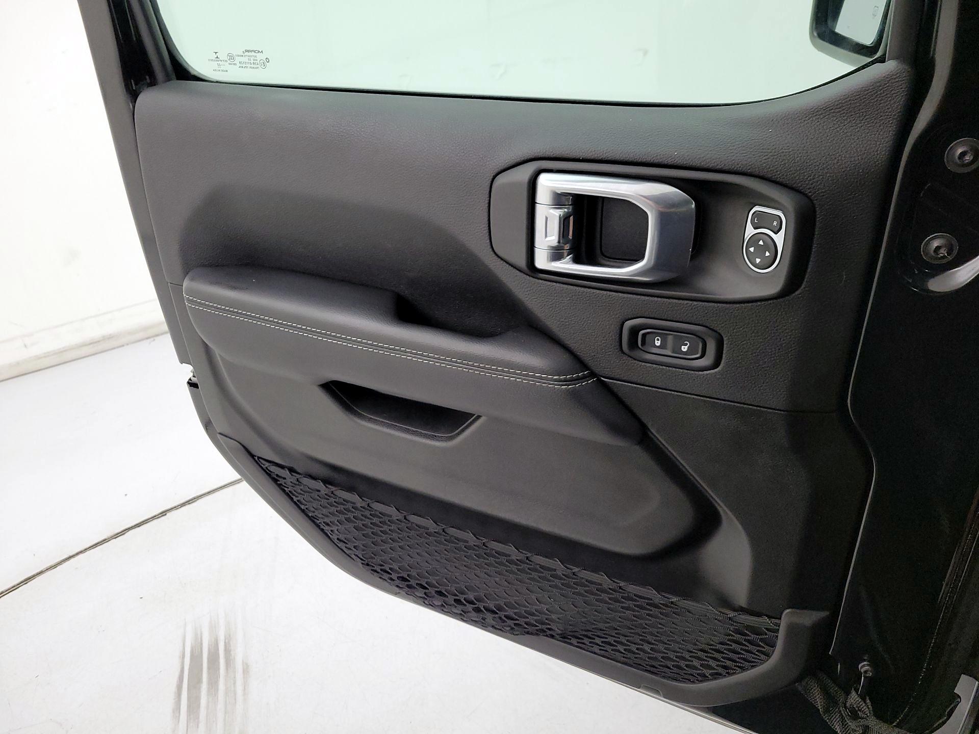 Thumbnail: 2022 Jeep Wrangler - 12