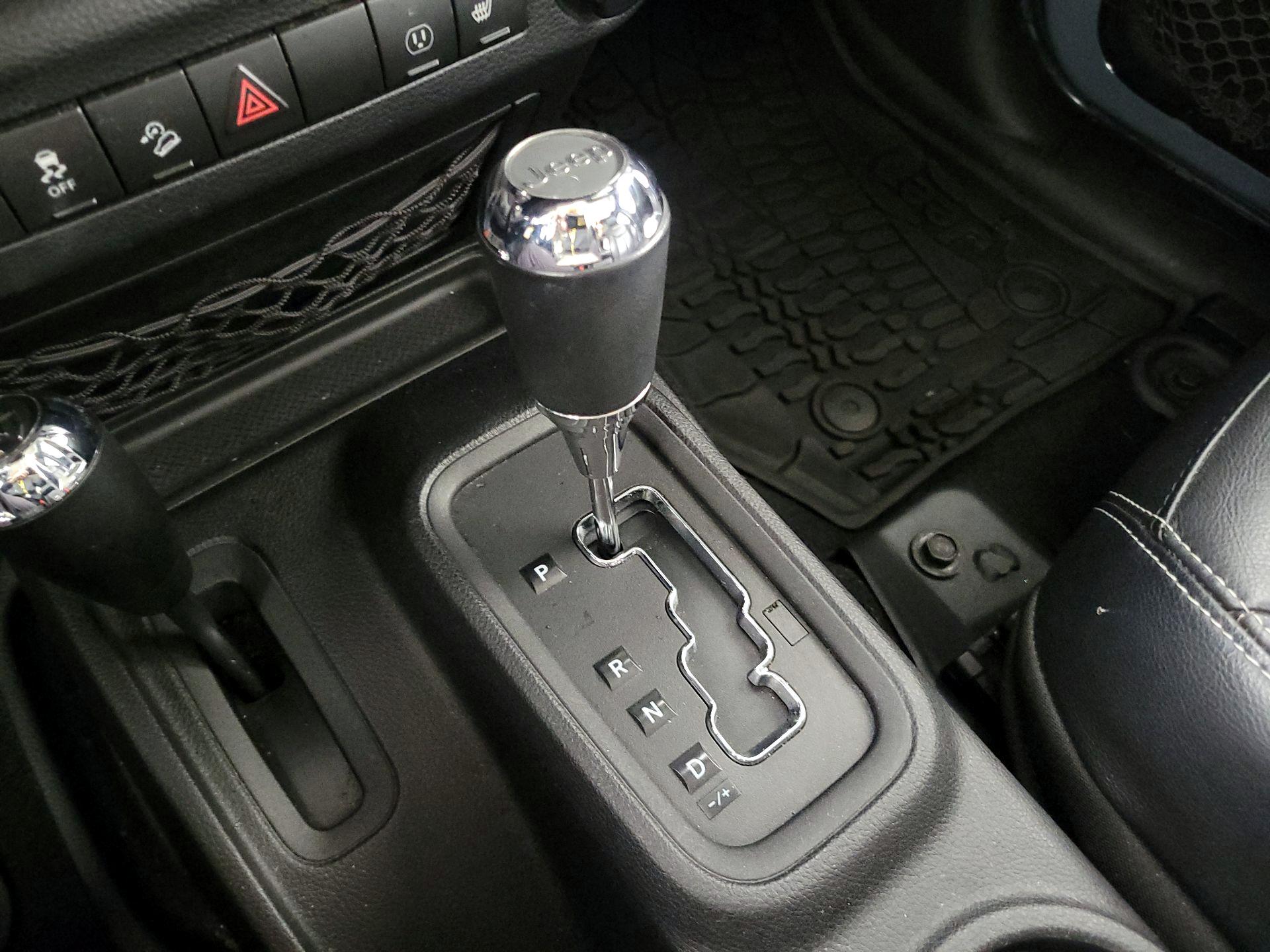 Thumbnail: 2014 Jeep Wrangler - 15