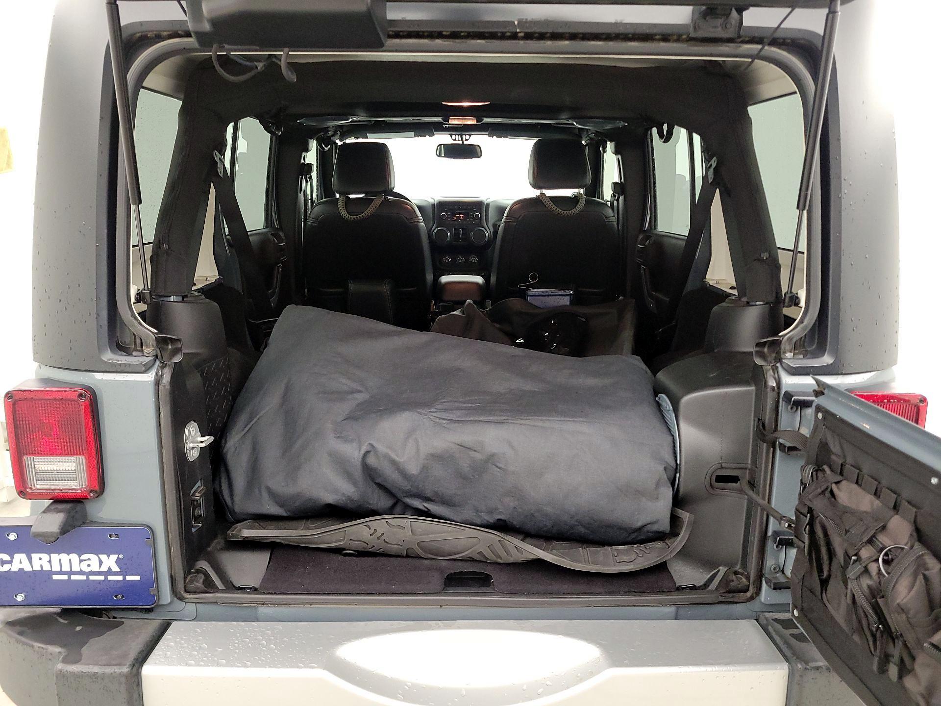 Thumbnail: 2014 Jeep Wrangler - 18