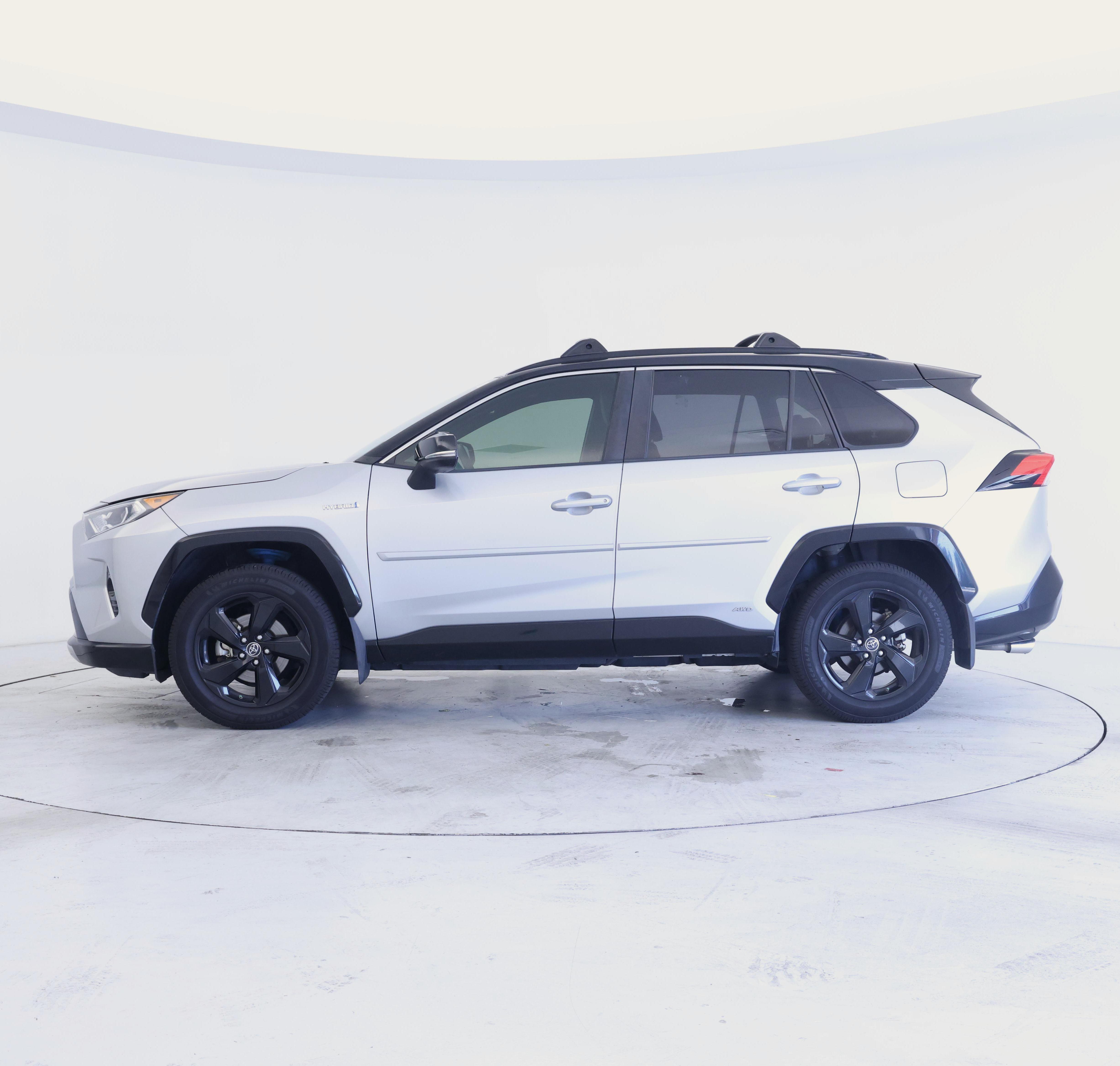 Thumbnail: 2019 Toyota RAV4 - 3