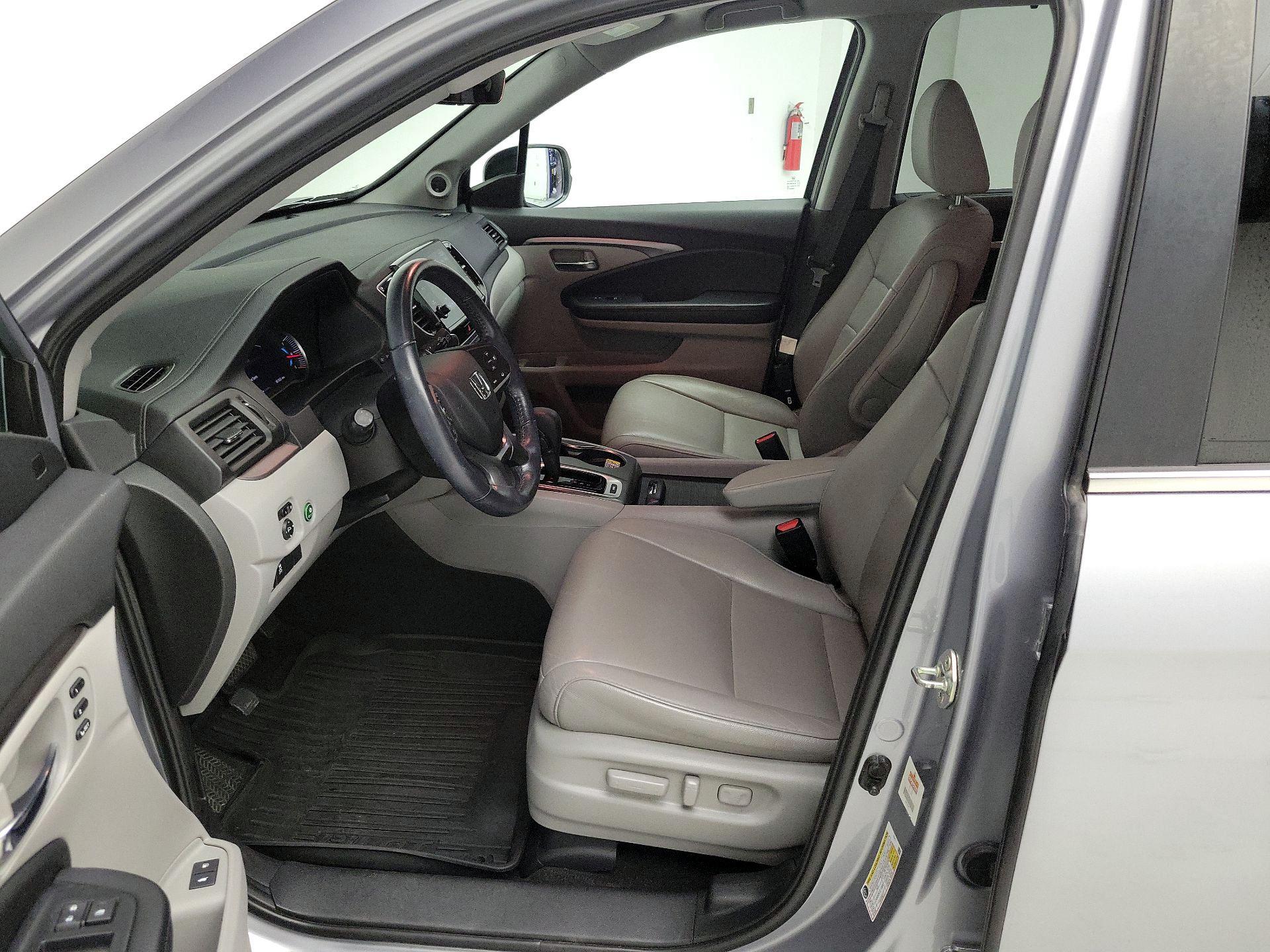 Thumbnail: 2019 Honda Pilot - 11