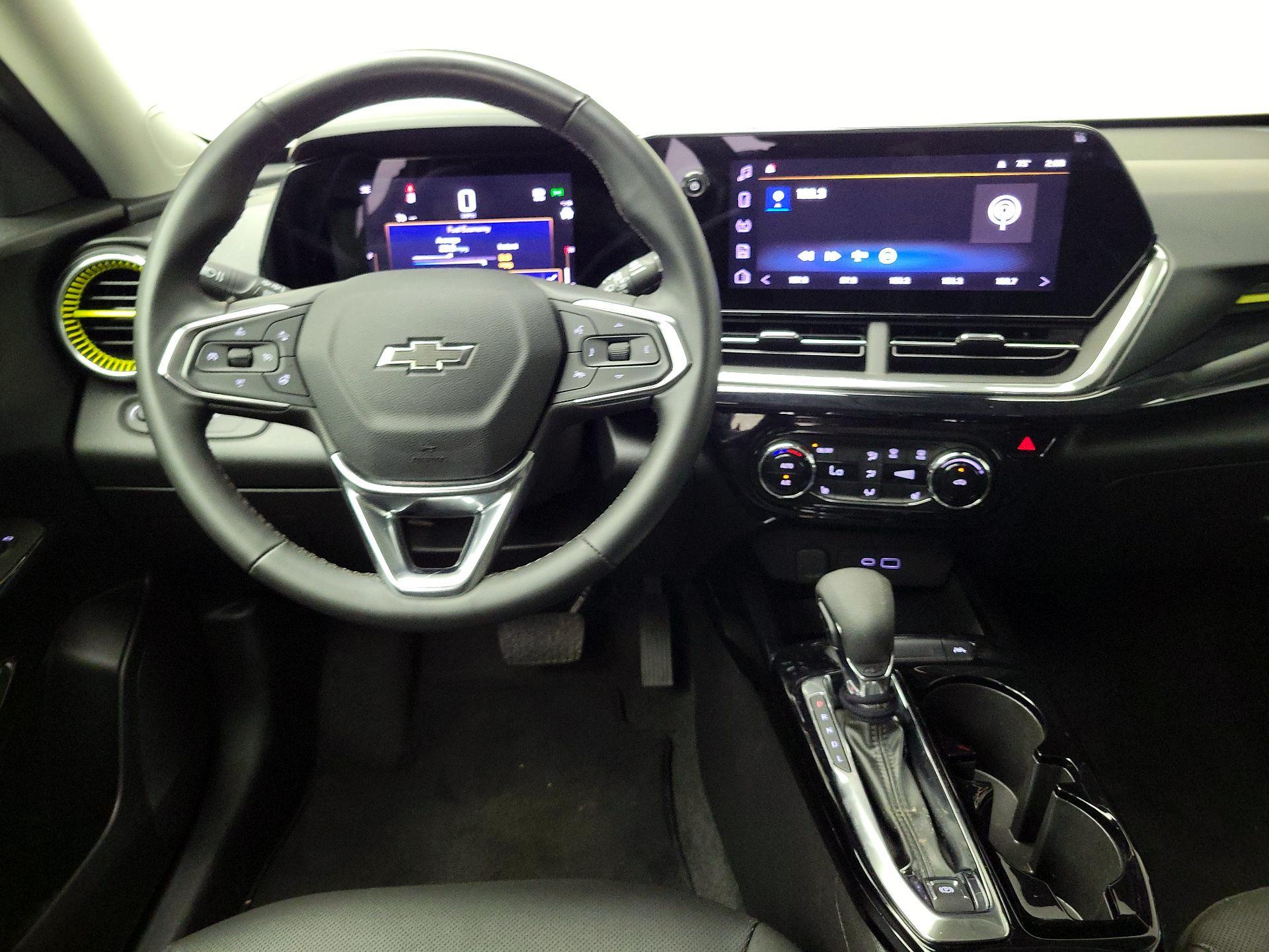 Thumbnail: 2024 Chevrolet Trax - 10