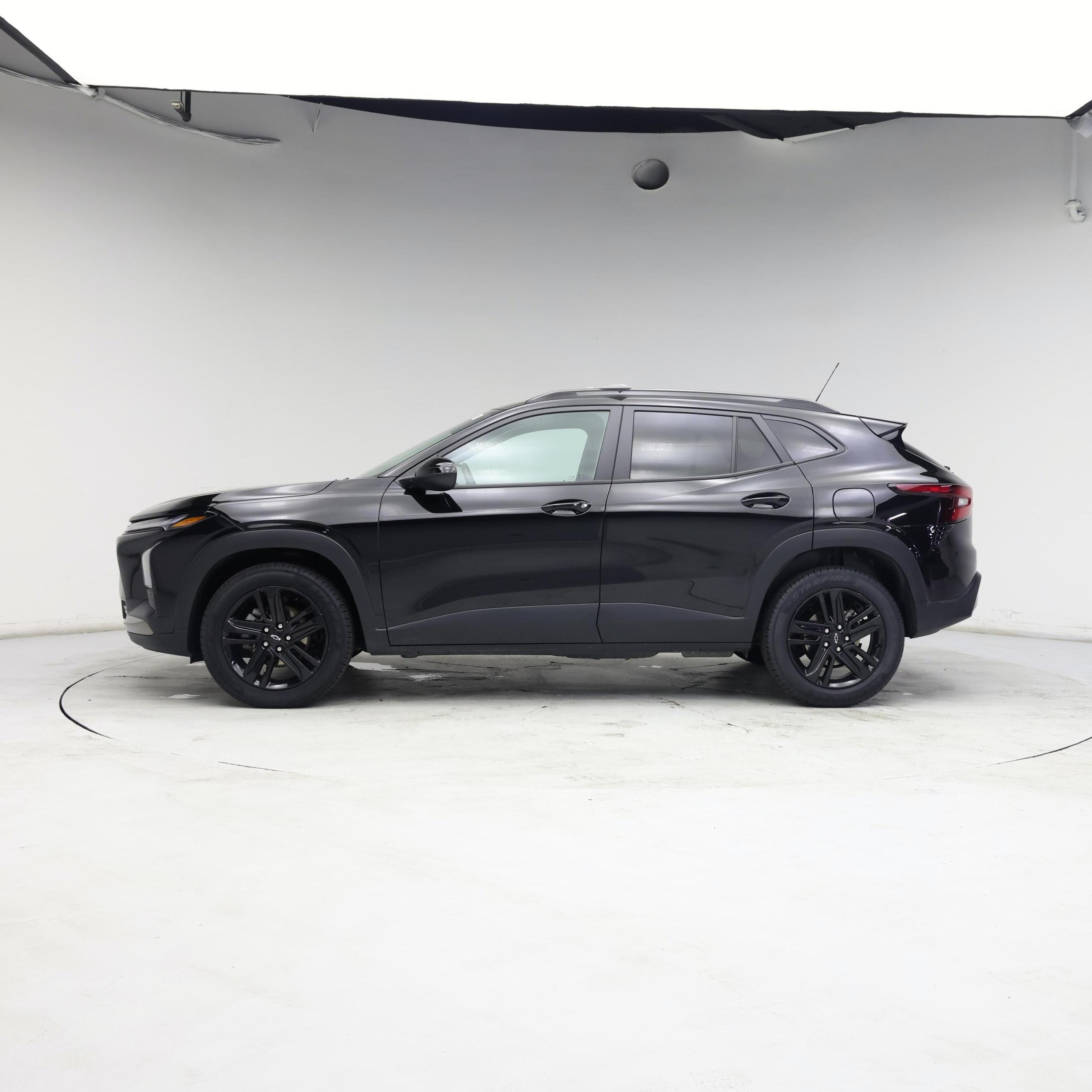 Thumbnail: 2024 Chevrolet Trax - 3