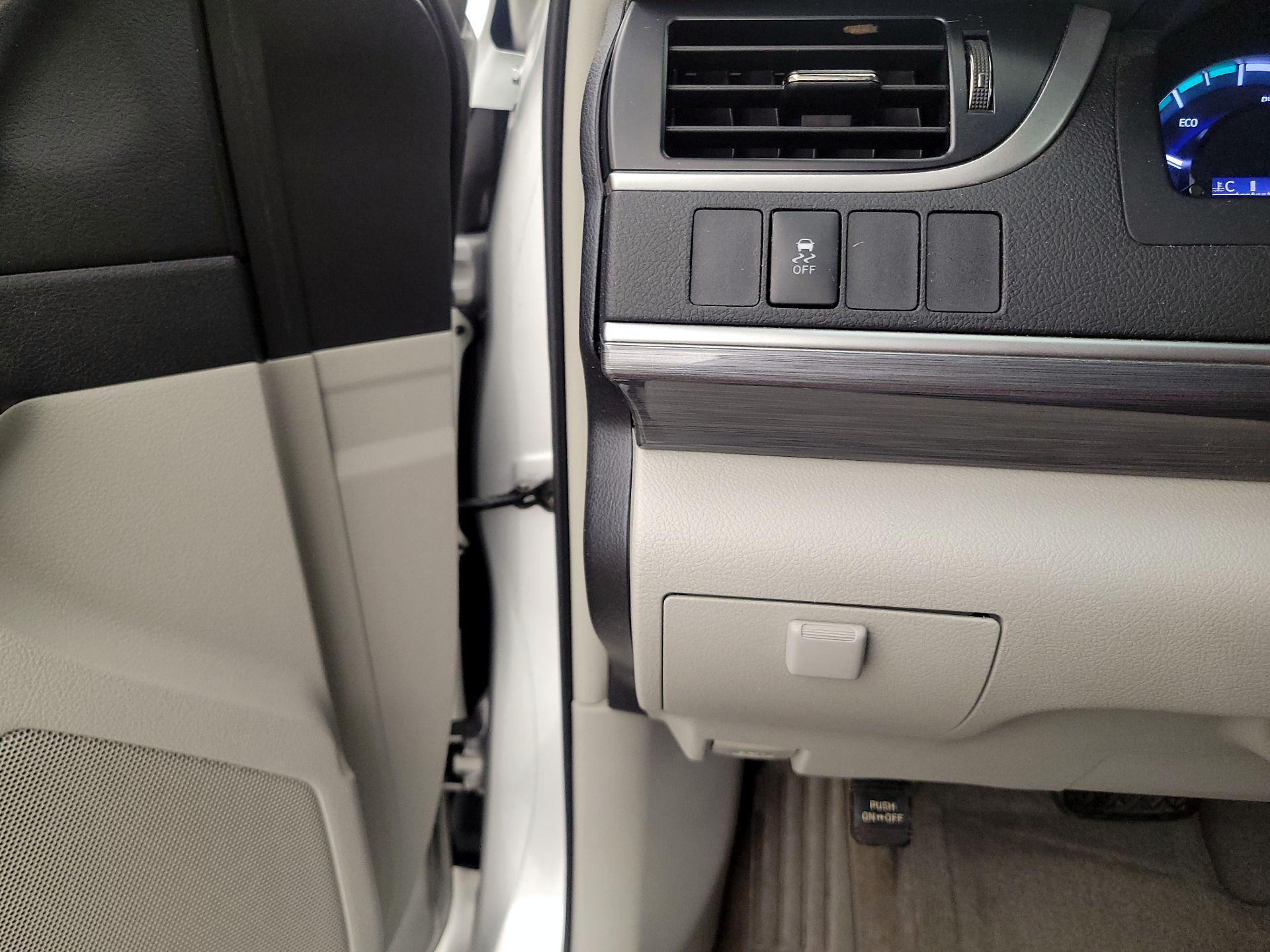 Thumbnail: 2014 Toyota Camry - 13