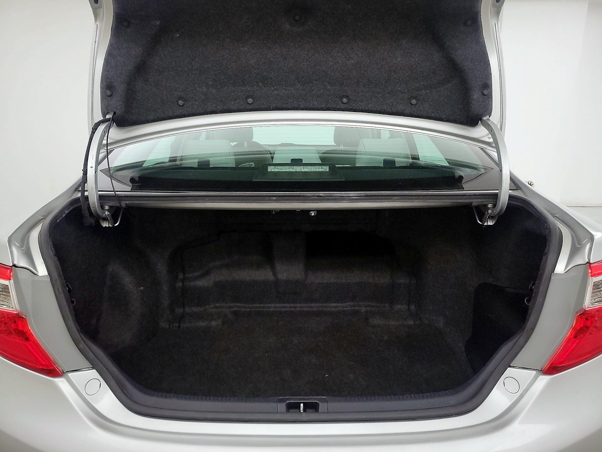 Thumbnail: 2014 Toyota Camry - 20