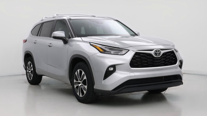 2023 Toyota Highlander XLE Hero Image
