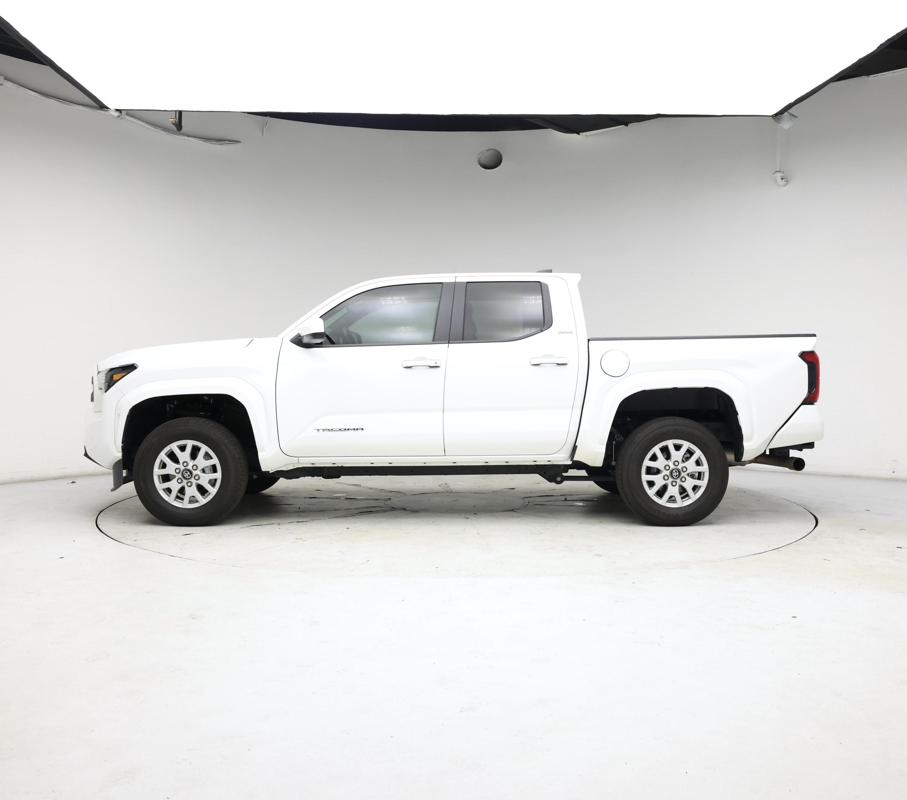 Thumbnail: 2024 Toyota Tacoma - 3