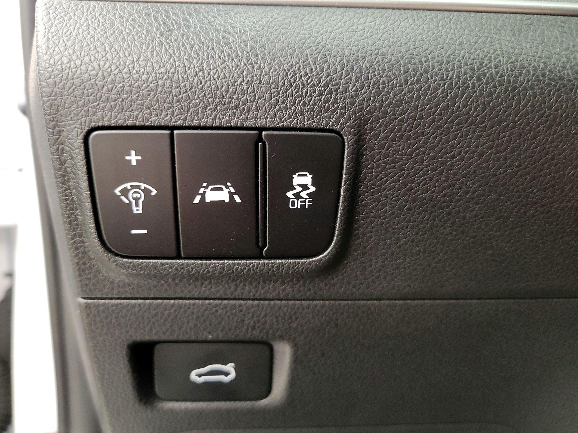 Thumbnail: 2023 Kia K5 - 13