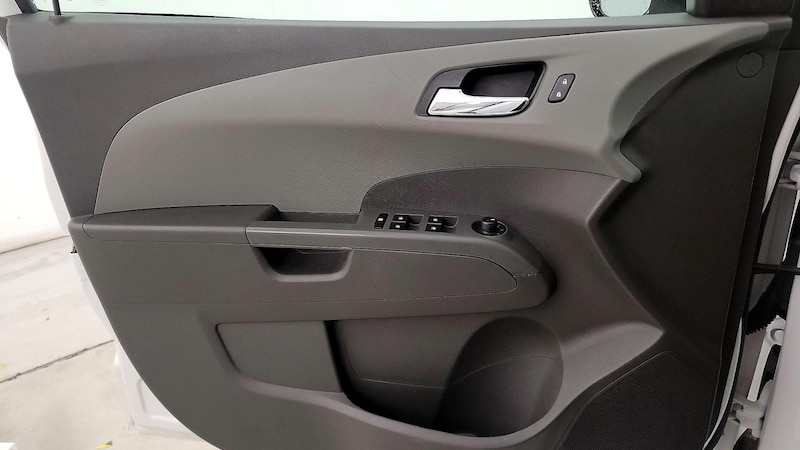 2014 Chevrolet Sonic LTZ 12
