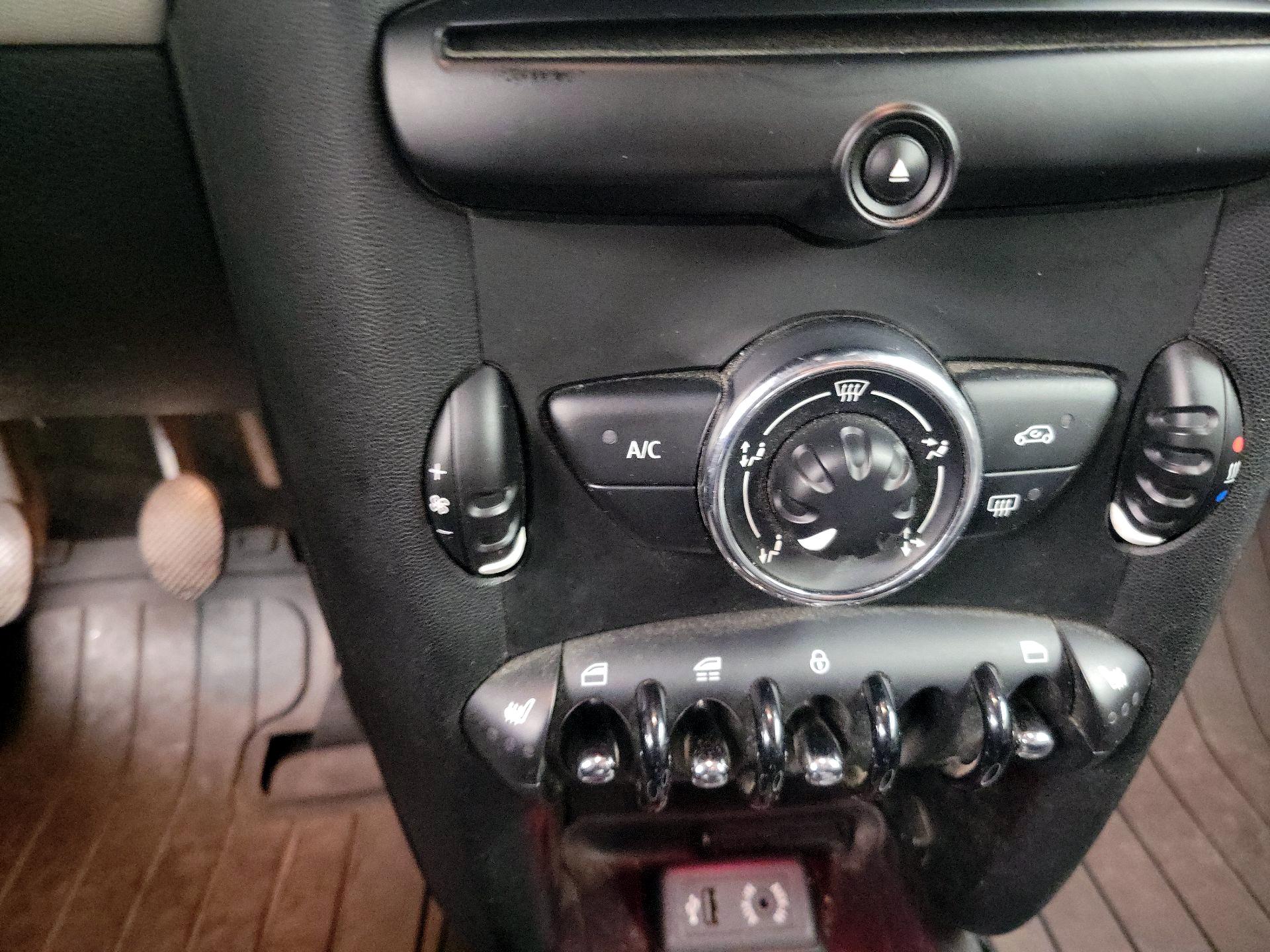 Thumbnail: 2014 MINI Cooper - 14
