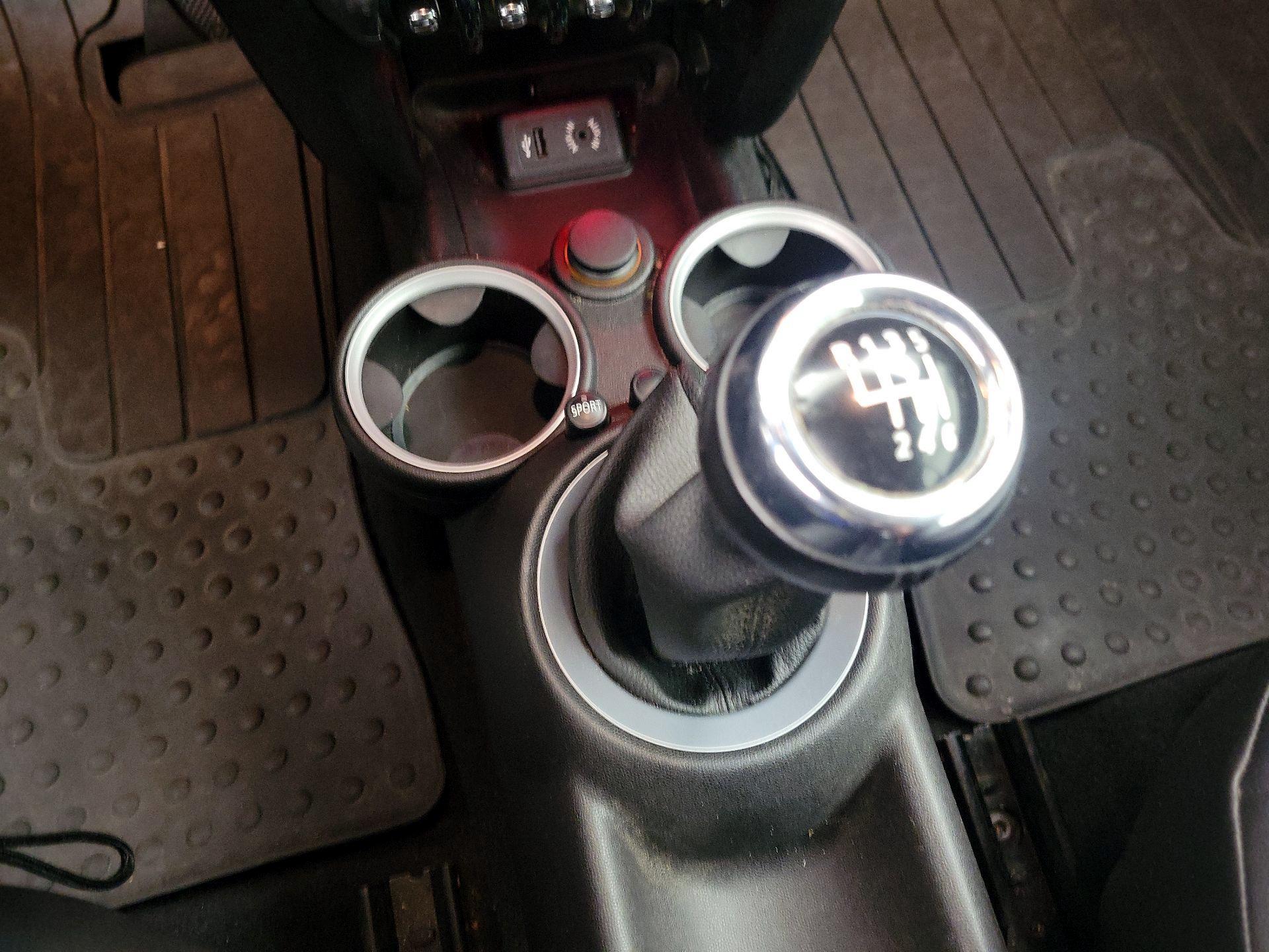 Thumbnail: 2014 MINI Cooper - 15