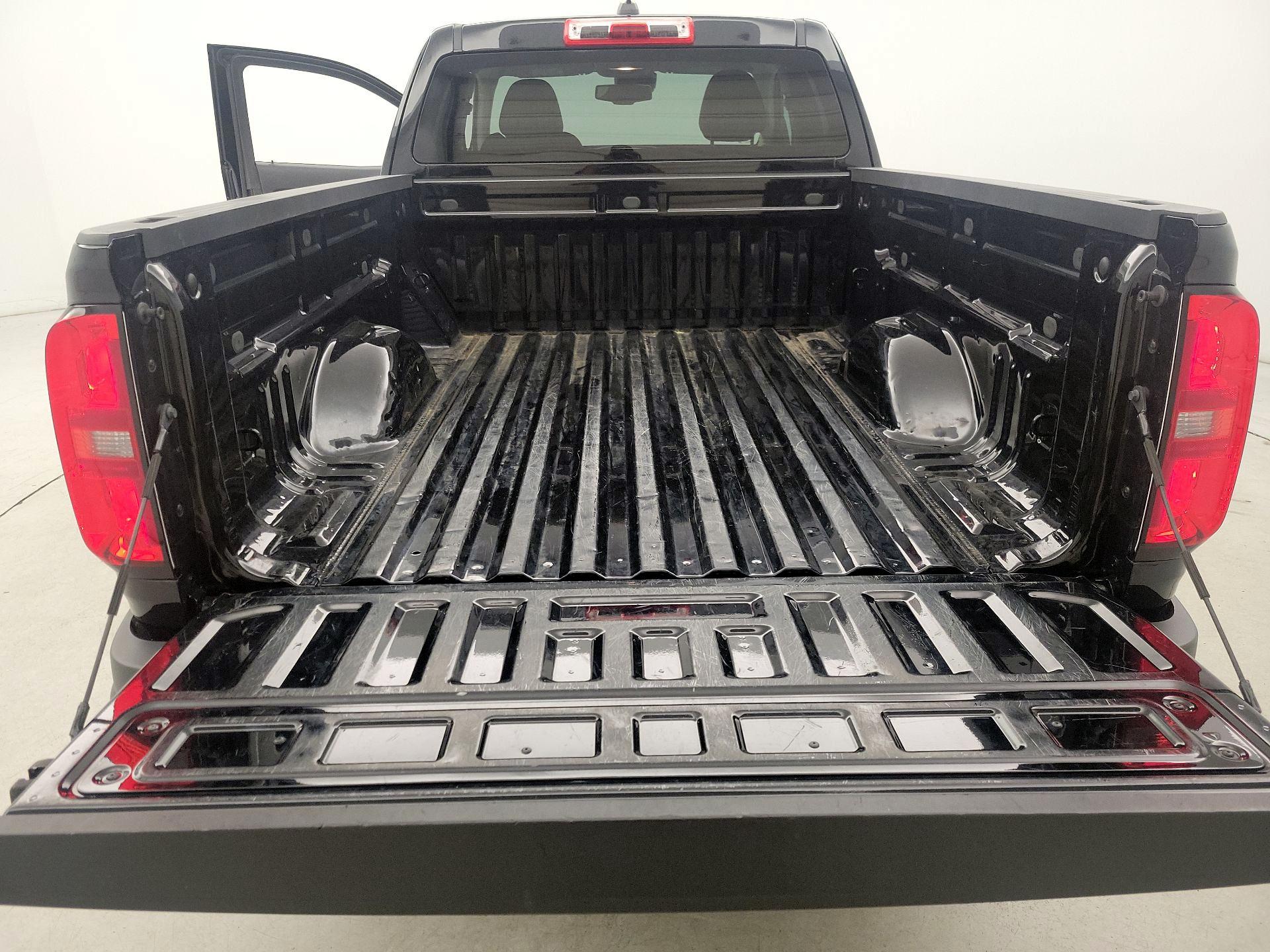 Thumbnail: 2022 Chevrolet Colorado - 18