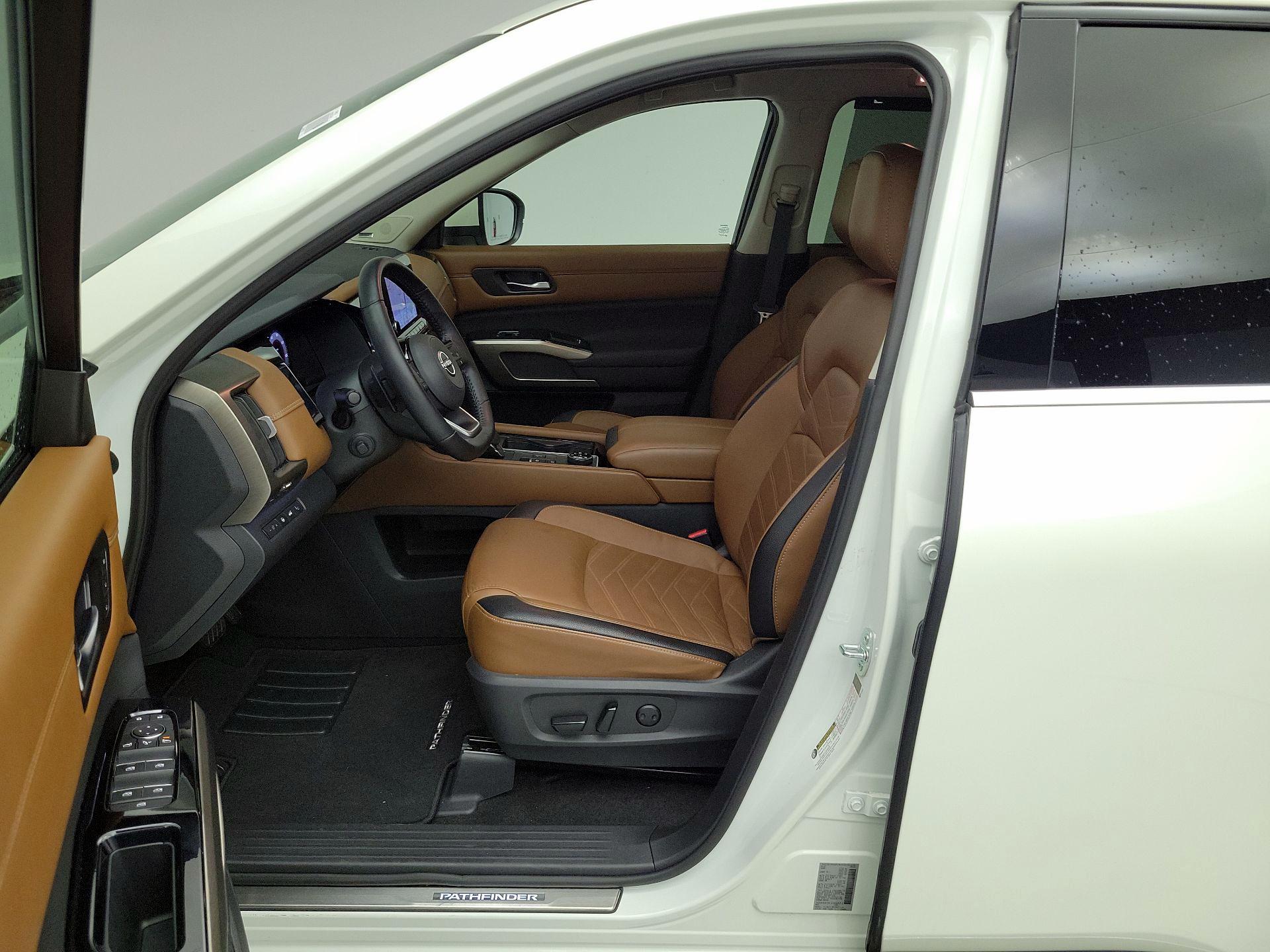 Thumbnail: 2023 Nissan Pathfinder - 11