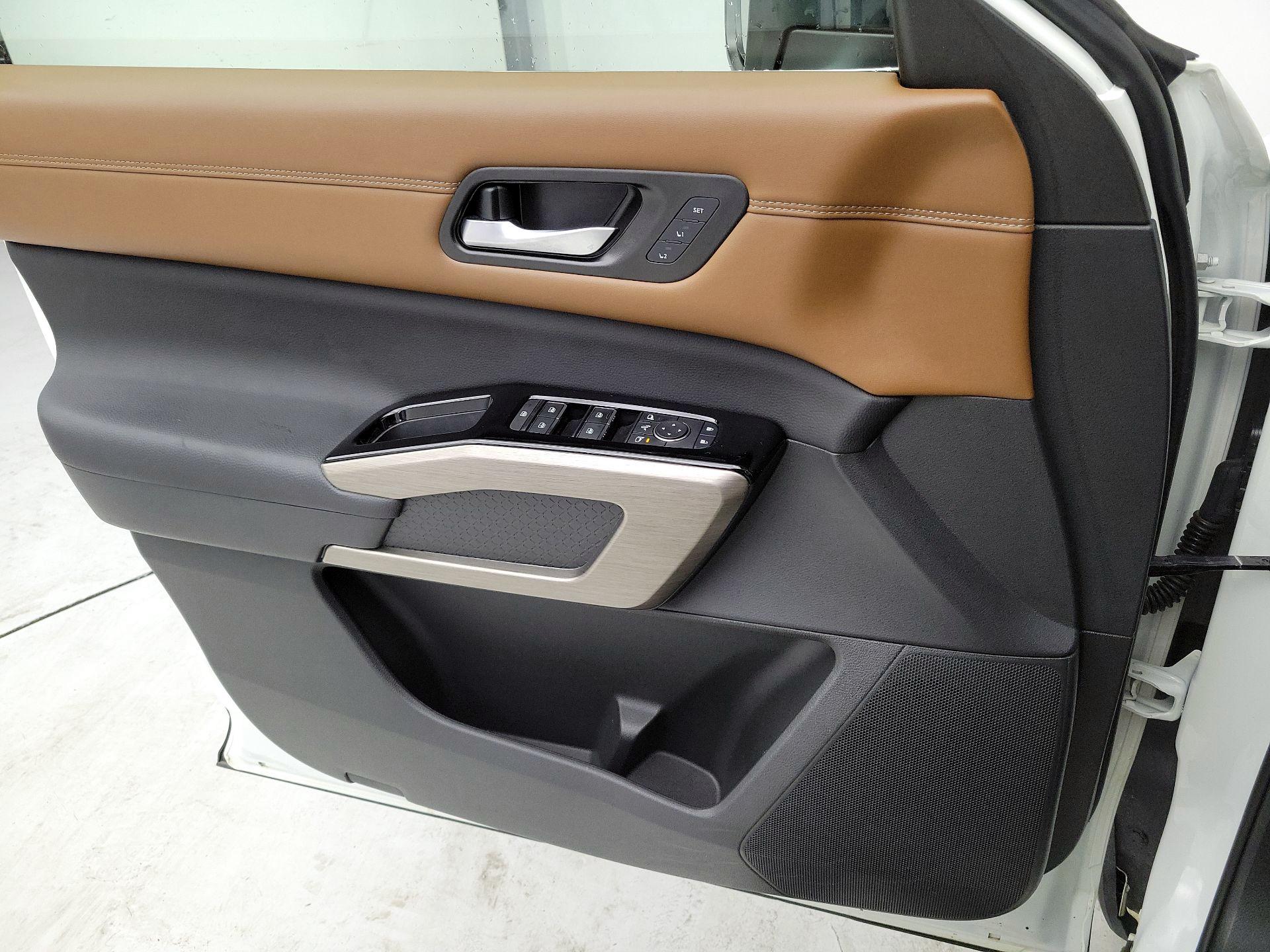 Thumbnail: 2023 Nissan Pathfinder - 12