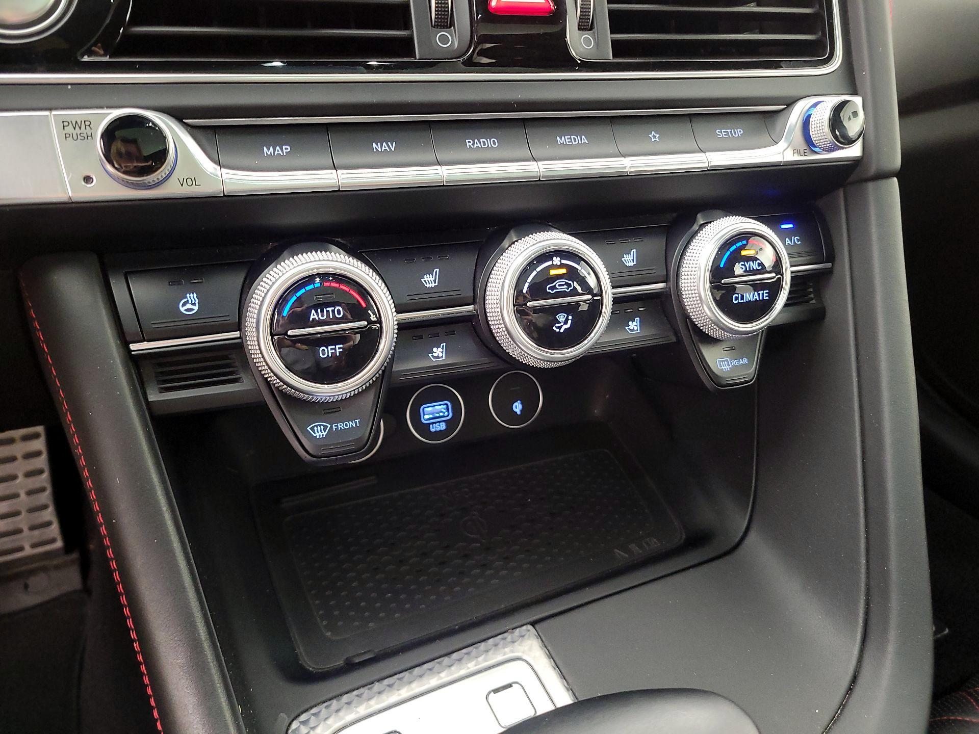 Thumbnail: 2022 Genesis G70 - 17