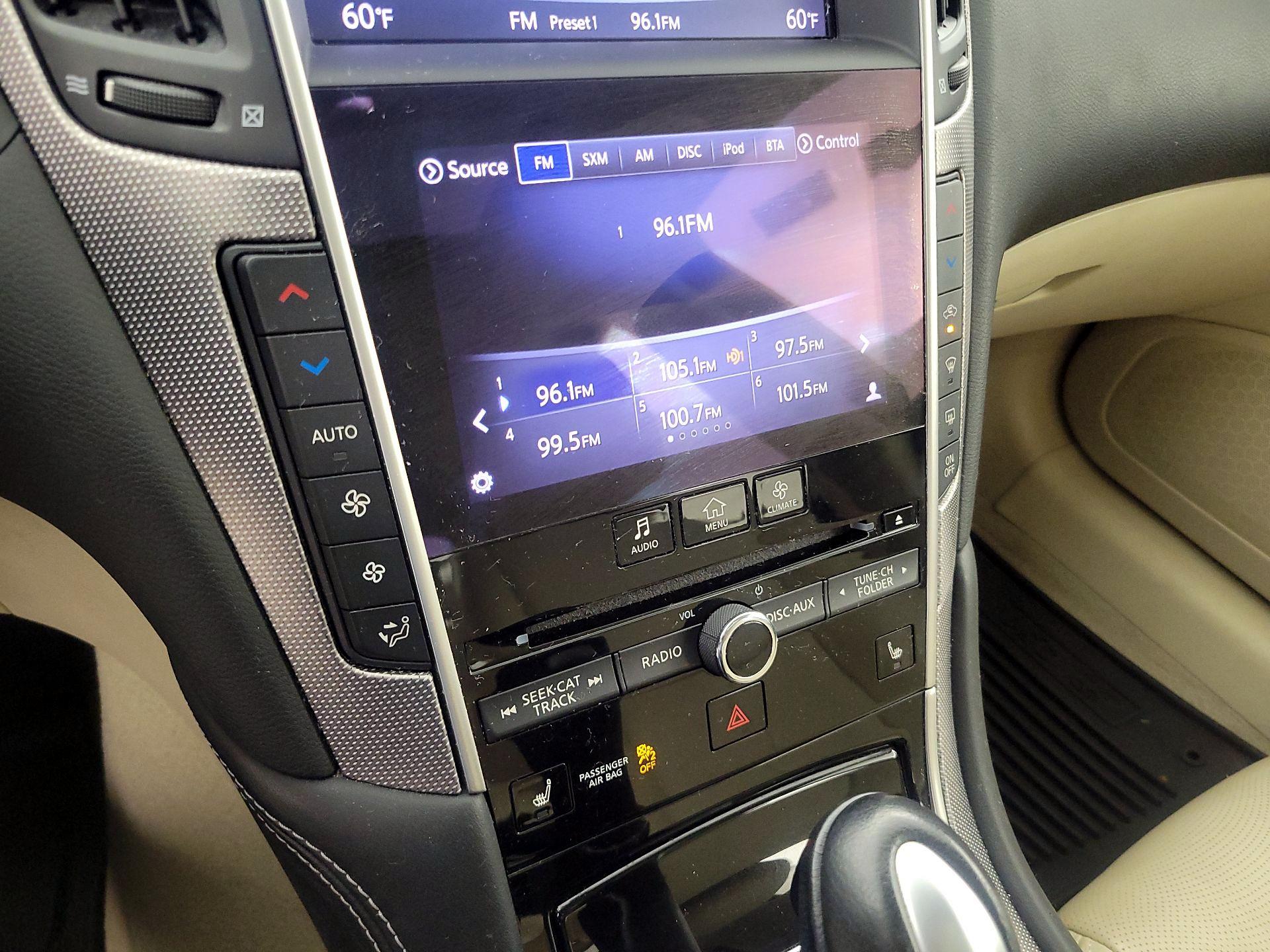 Thumbnail: 2015 INFINITI Q50 - 16