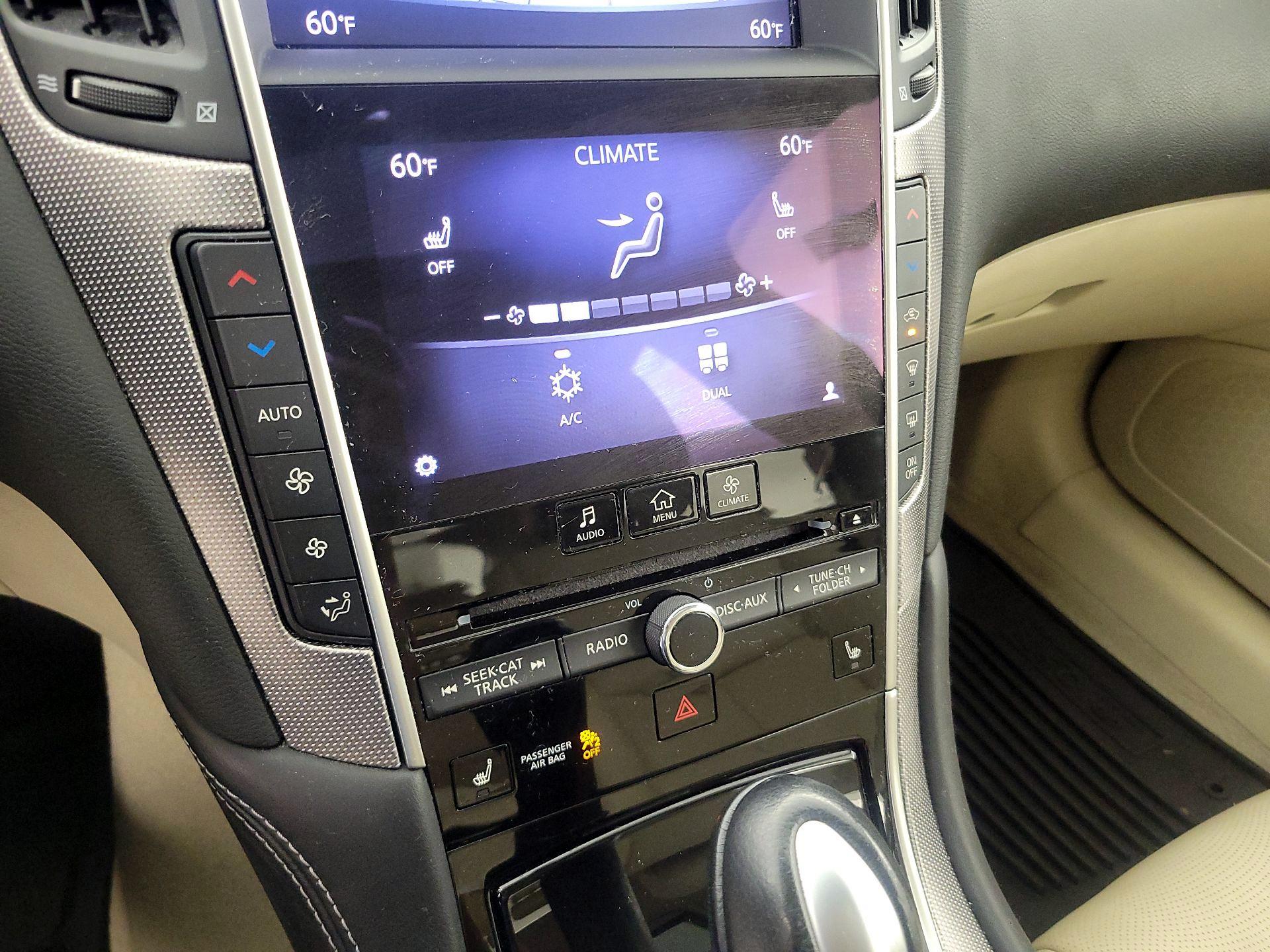 Thumbnail: 2015 INFINITI Q50 - 17