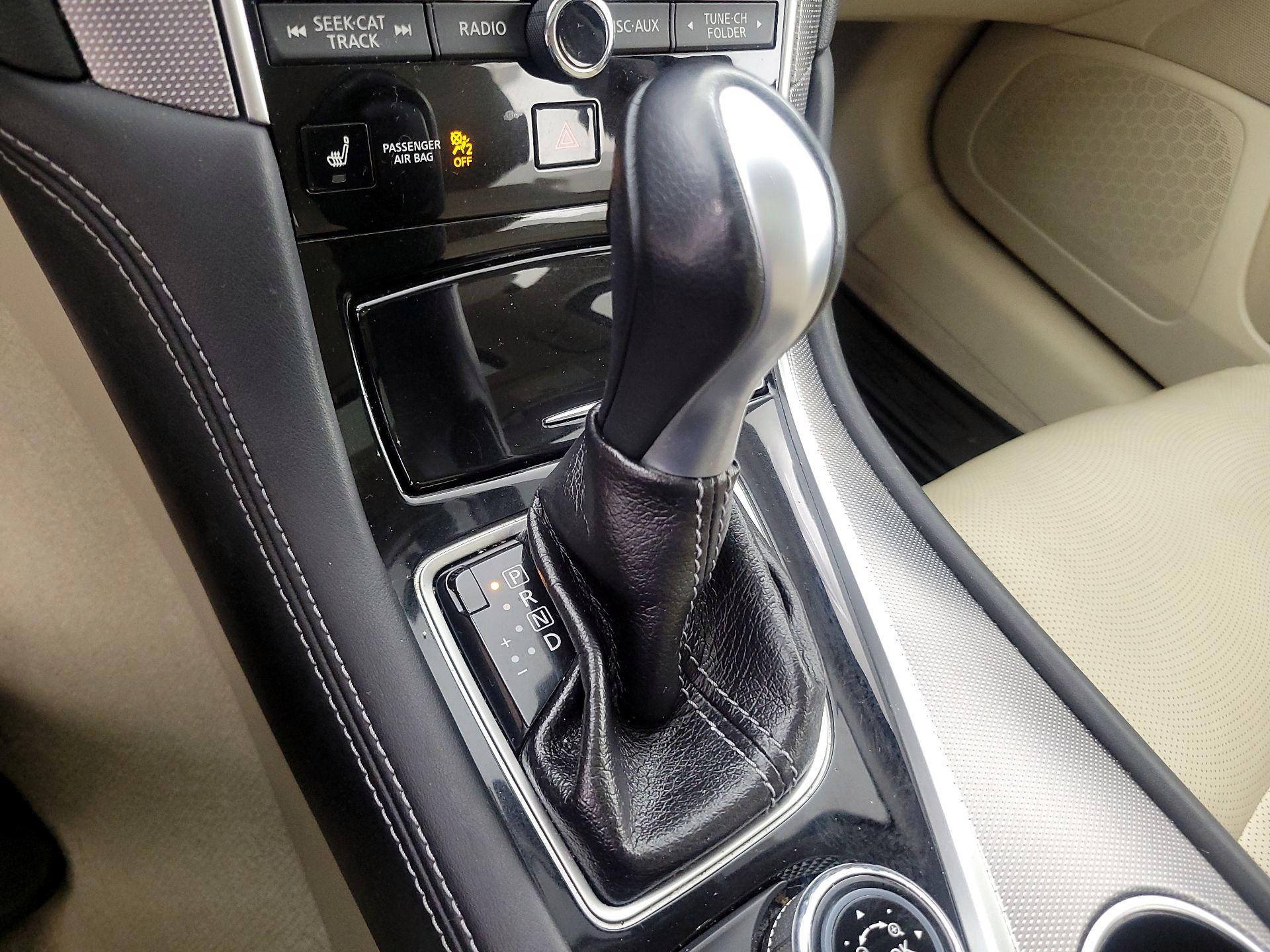 Thumbnail: 2015 INFINITI Q50 - 18