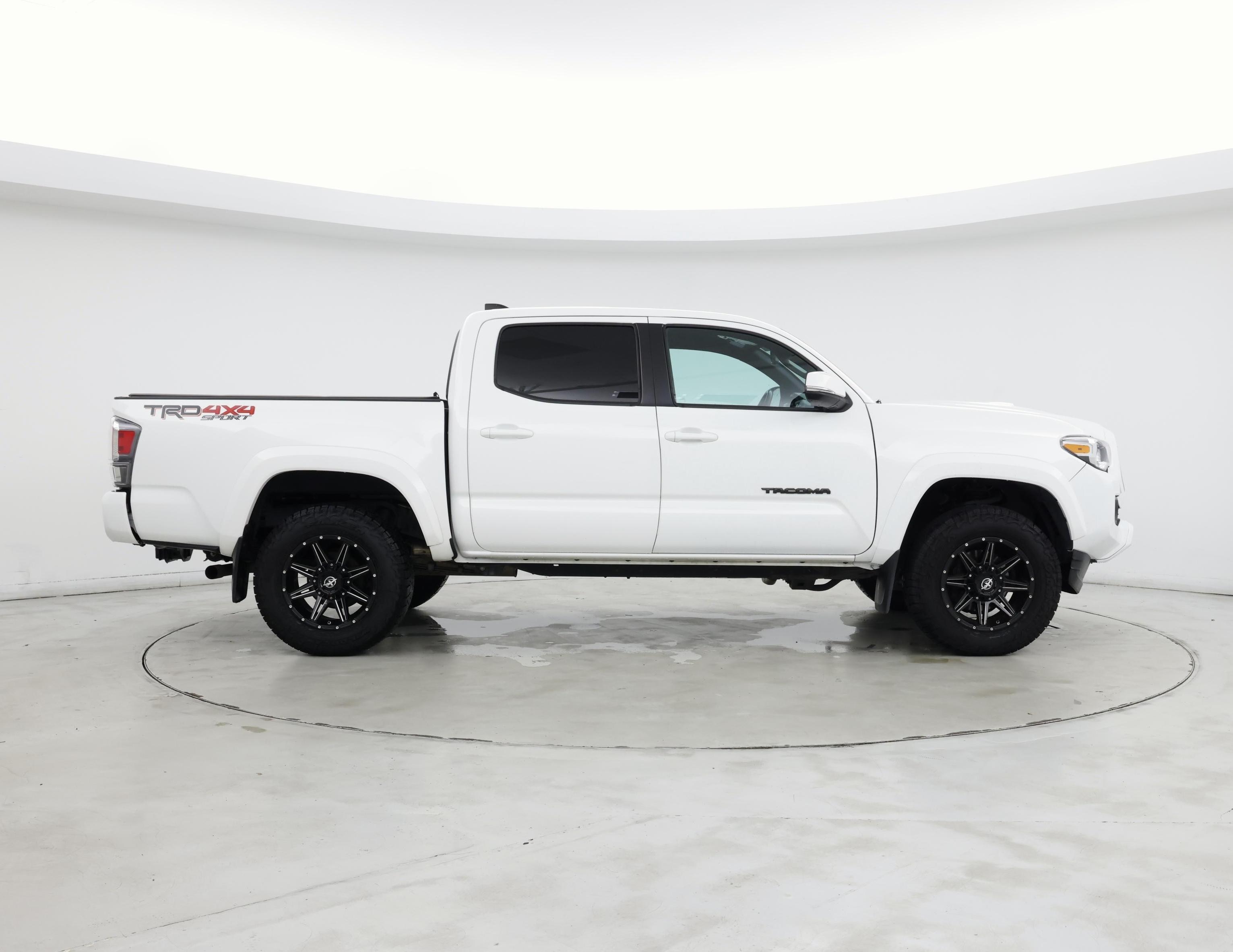 Thumbnail: 2020 Toyota Tacoma - 7