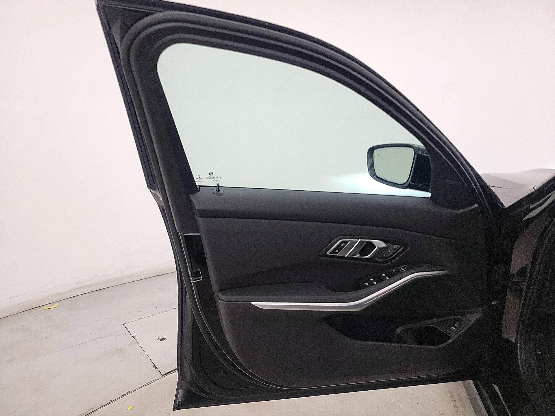 Thumbnail: 2020 BMW 3 Series - 12