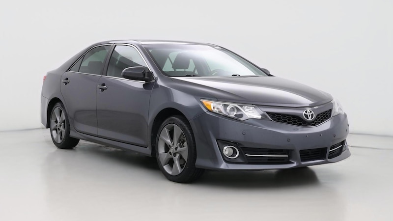 2014 Toyota Camry SE Hero Image