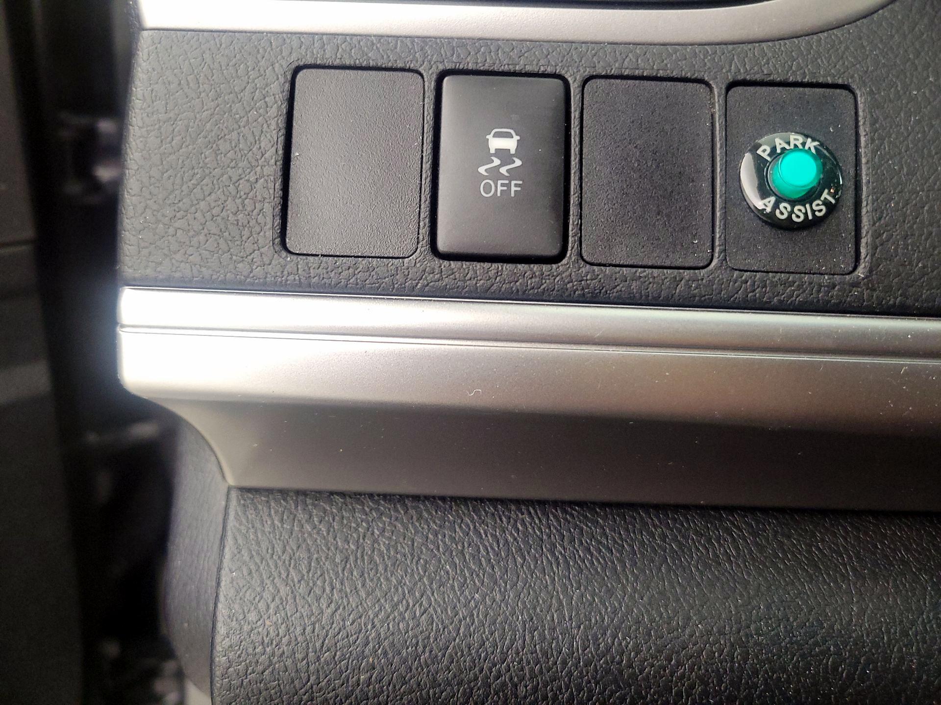Thumbnail: 2014 Toyota Camry - 13