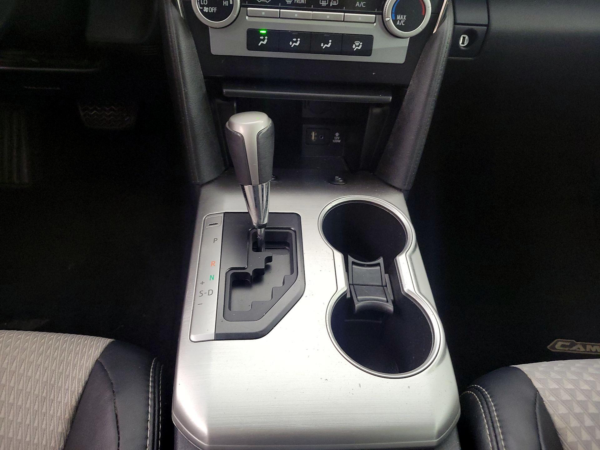 Thumbnail: 2014 Toyota Camry - 17