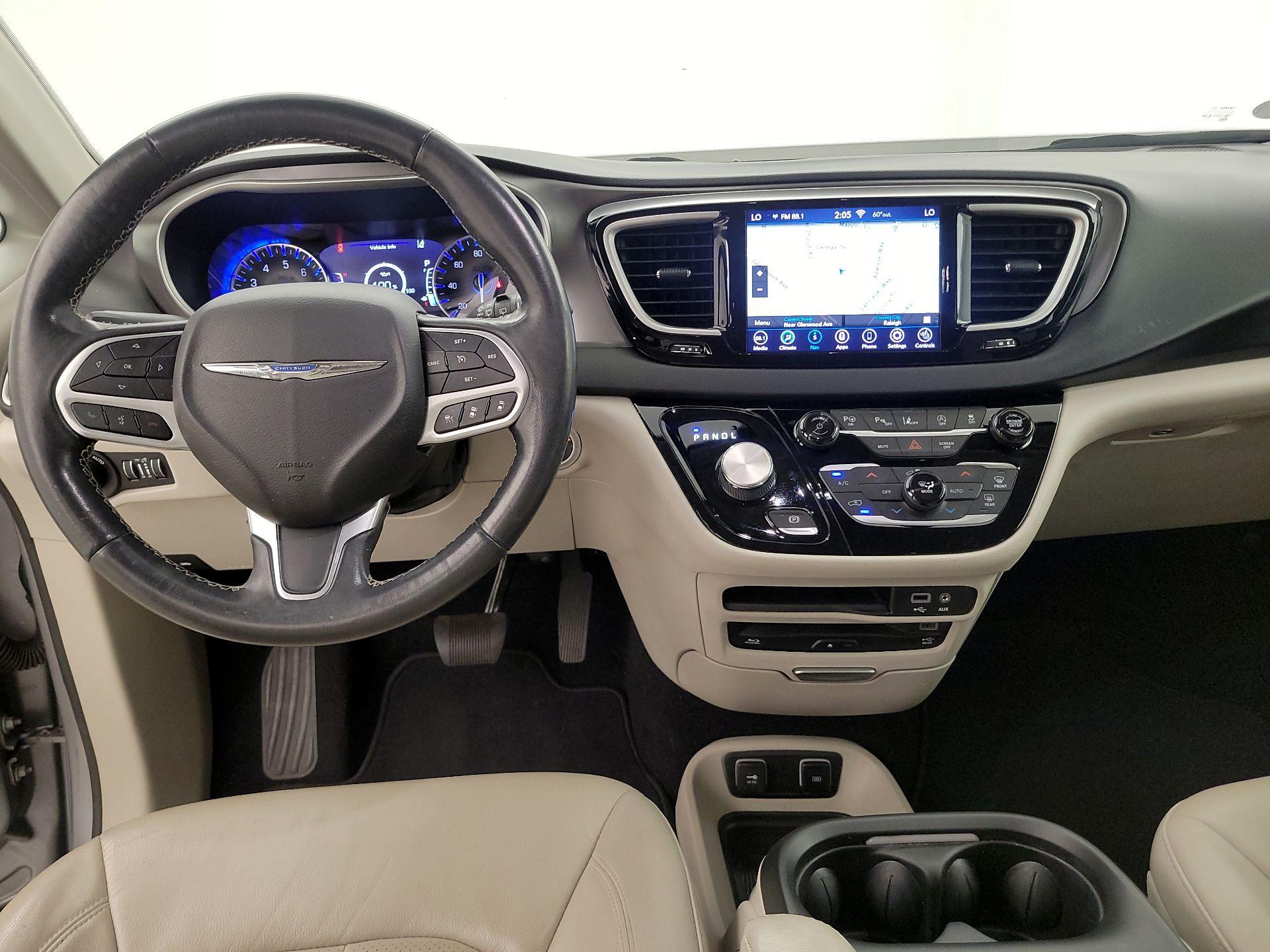 Thumbnail: 2020 Chrysler Pacifica - 9