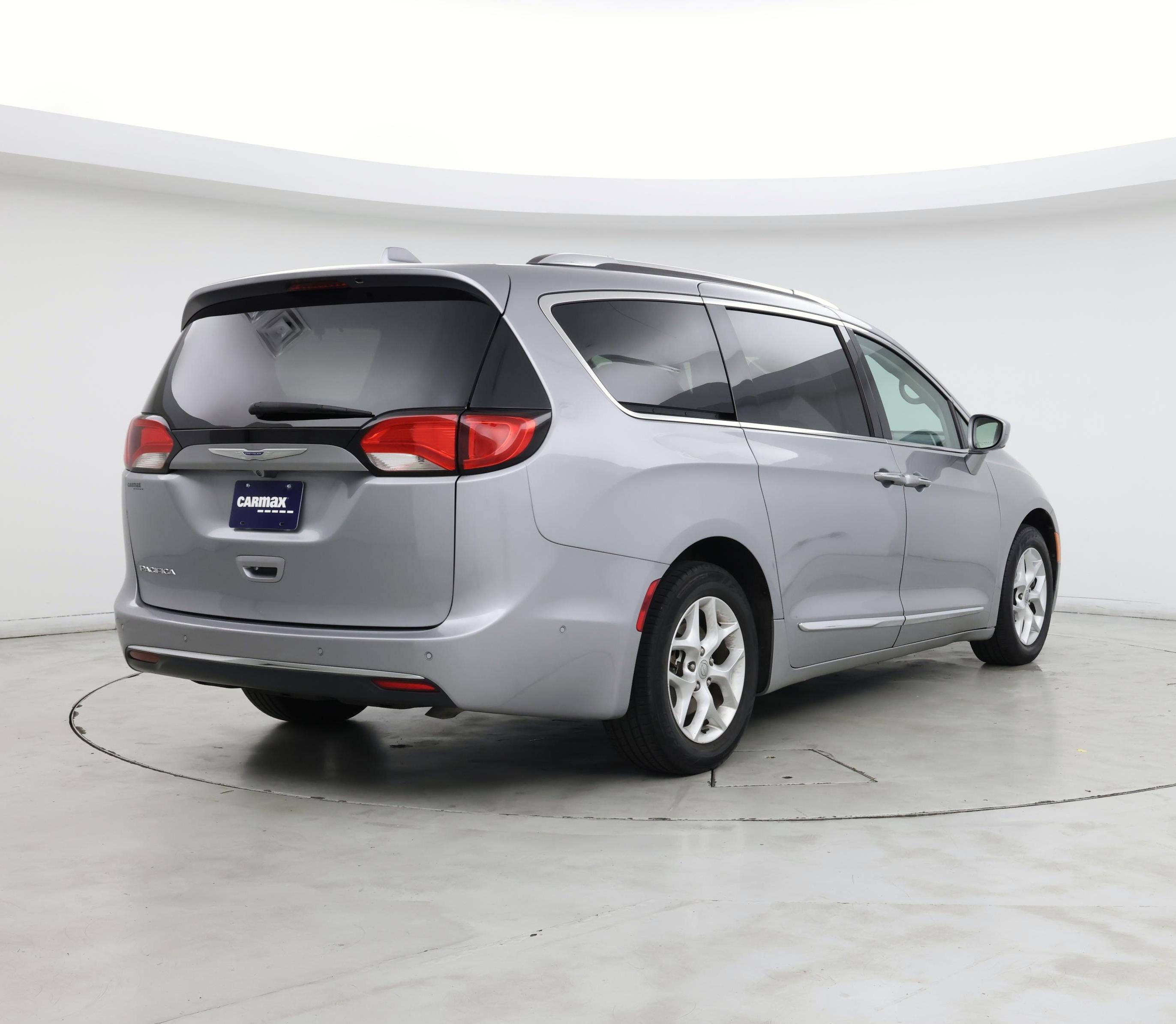 Thumbnail: 2020 Chrysler Pacifica - 8