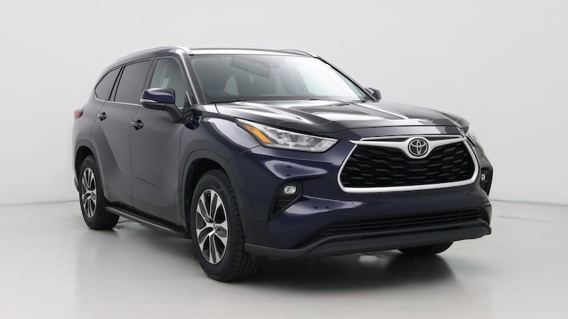 2020 Toyota Highlander XLE Hero Image