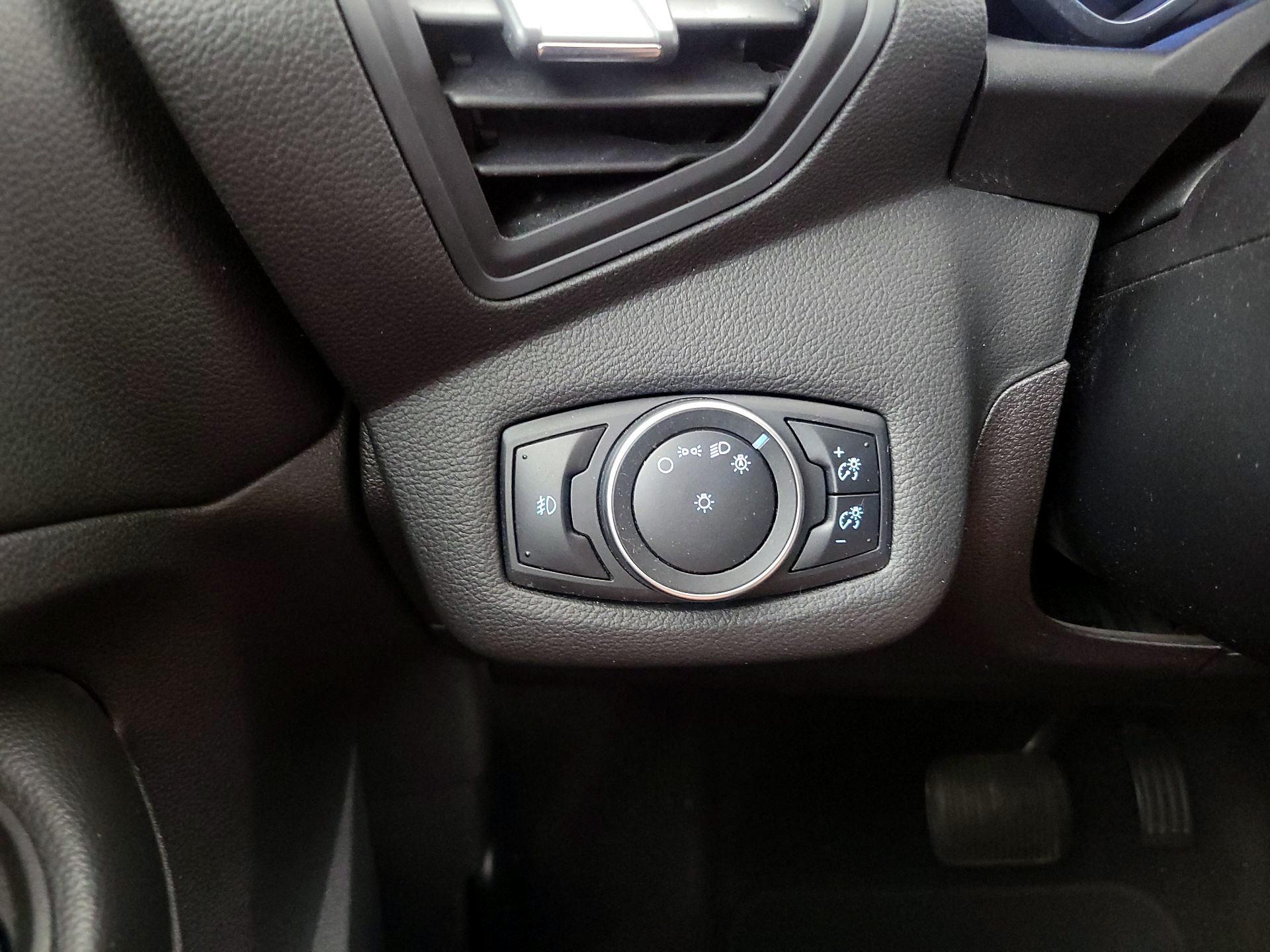 Thumbnail: 2016 Ford C-Max - 13