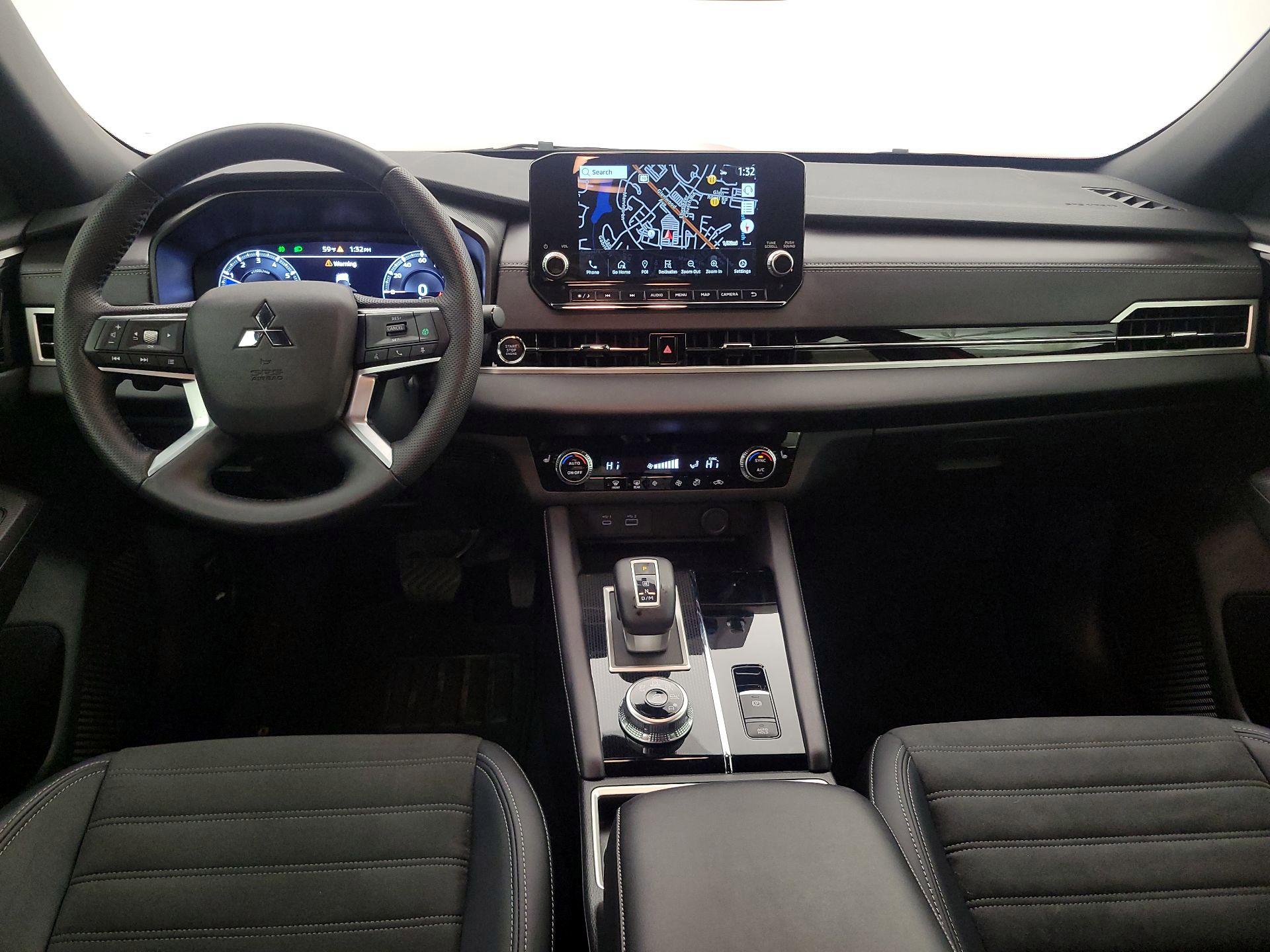 Thumbnail: 2023 Mitsubishi Outlander - 9