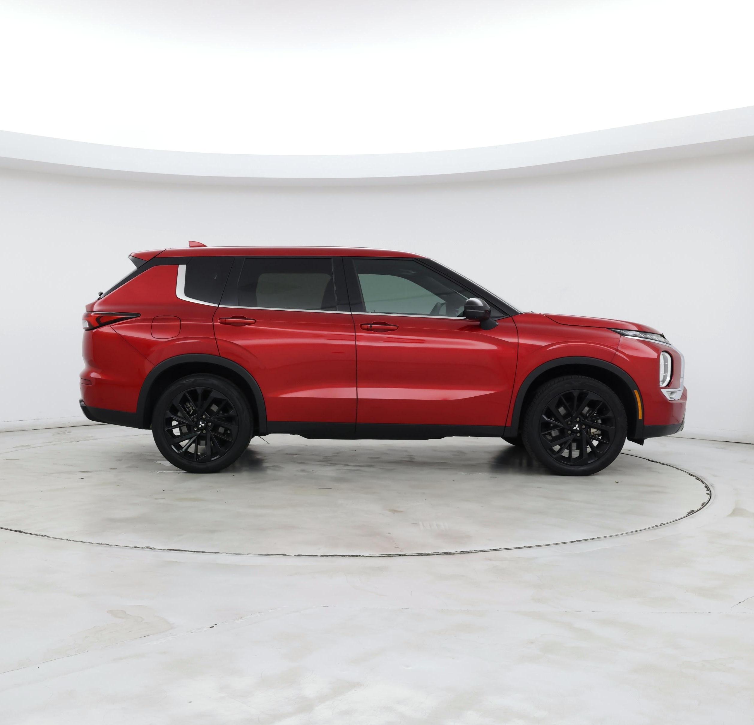 Thumbnail: 2023 Mitsubishi Outlander - 7